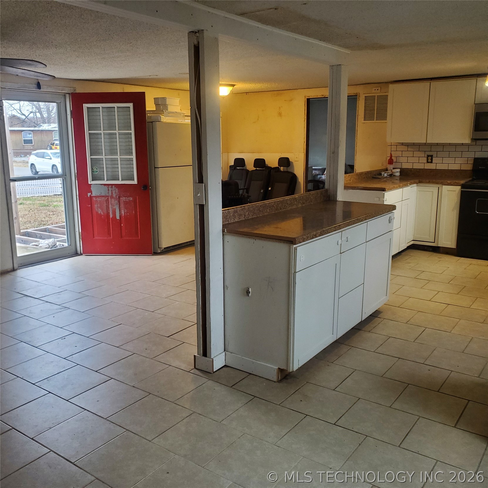 300 Se Johnson Property Photo 8