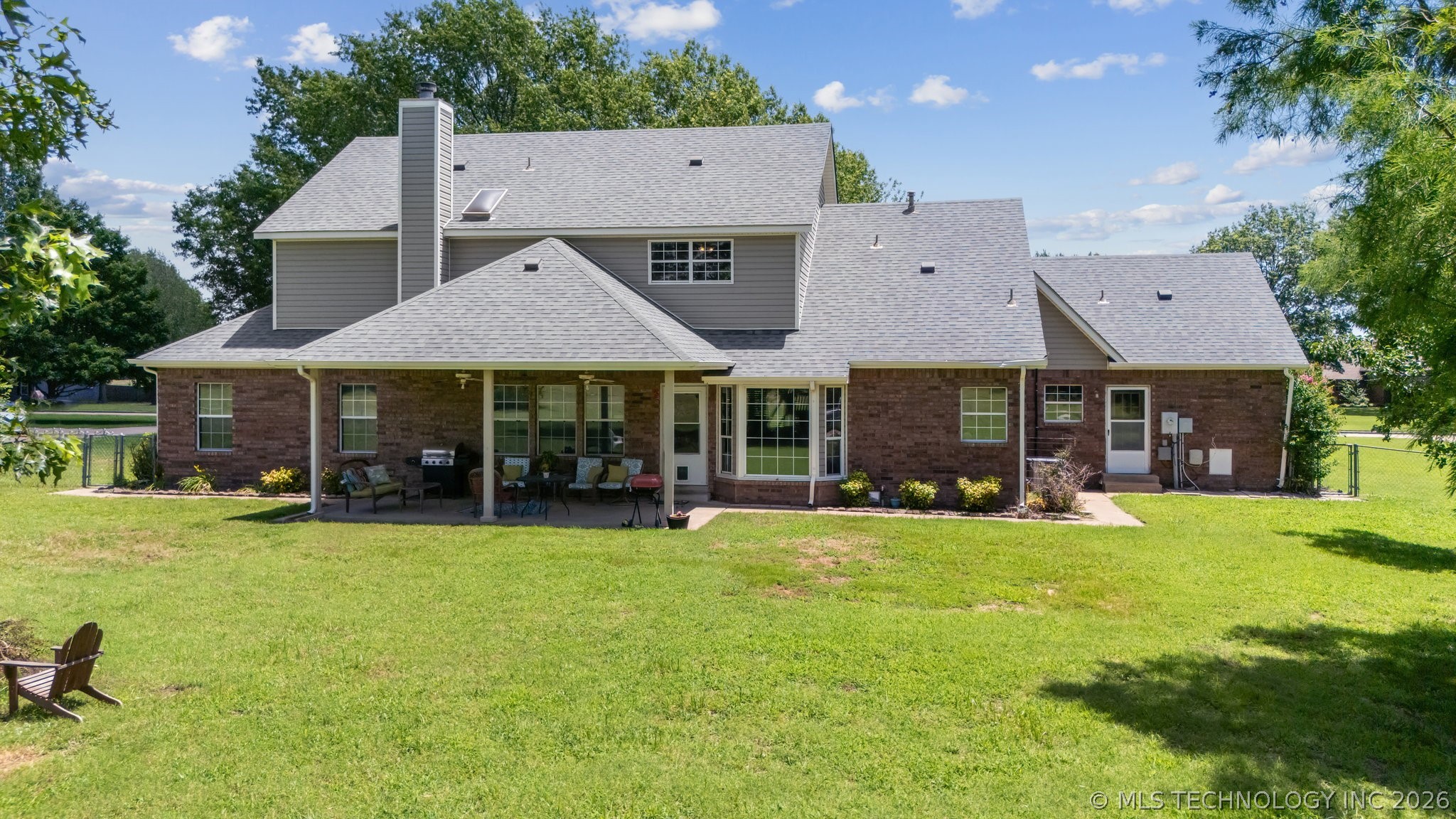 1805 Ne Oakridge Drive Property Photo 11