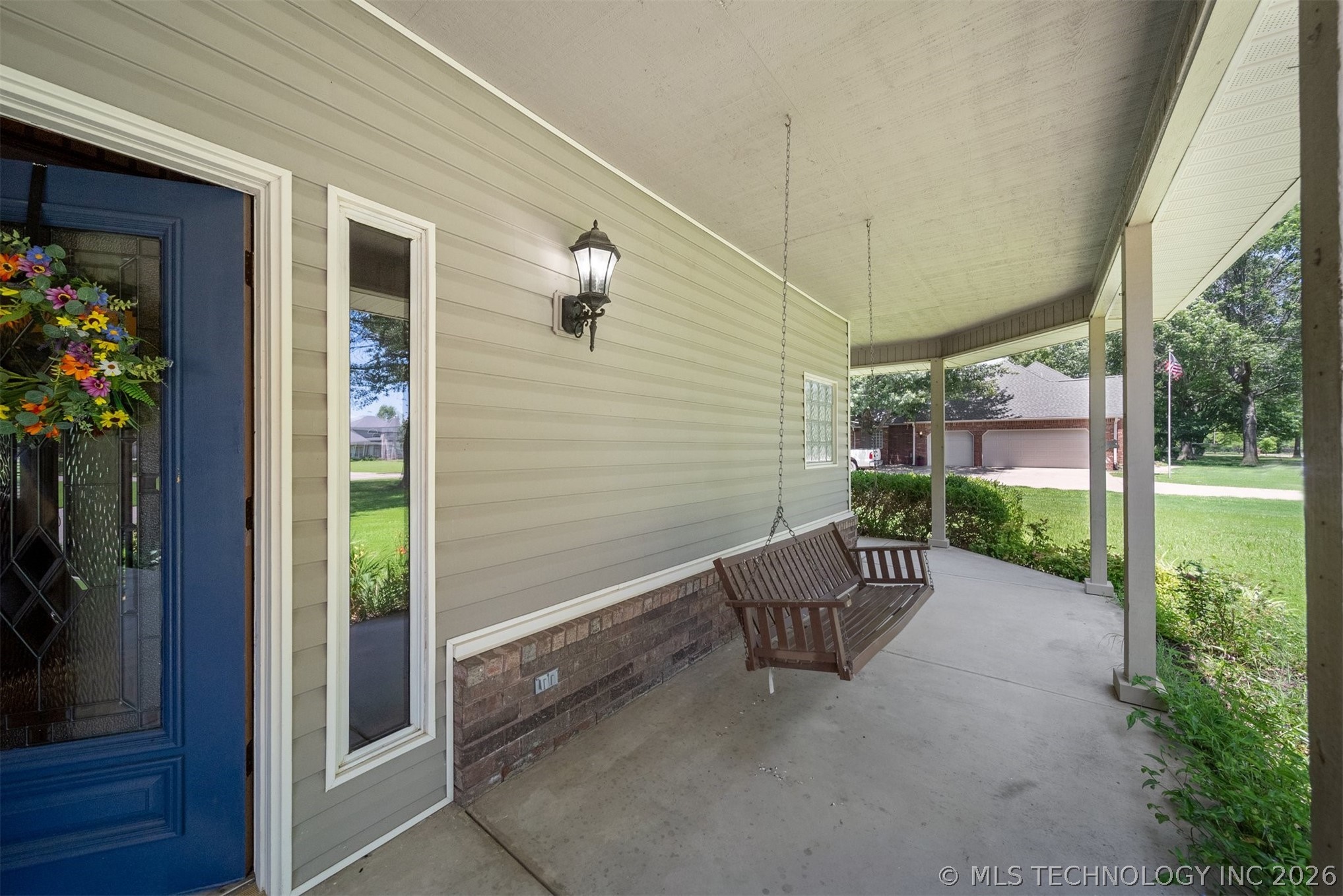 1805 Ne Oakridge Drive Property Photo 12