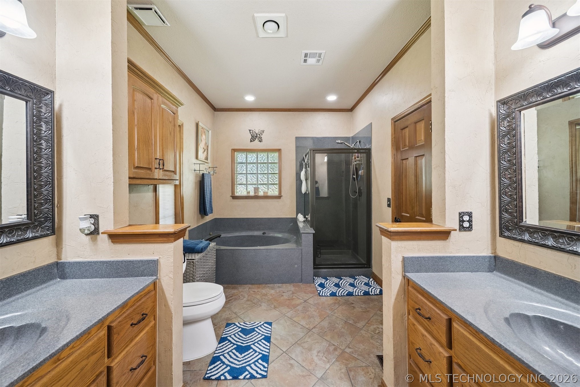 1805 Ne Oakridge Drive Property Photo 17
