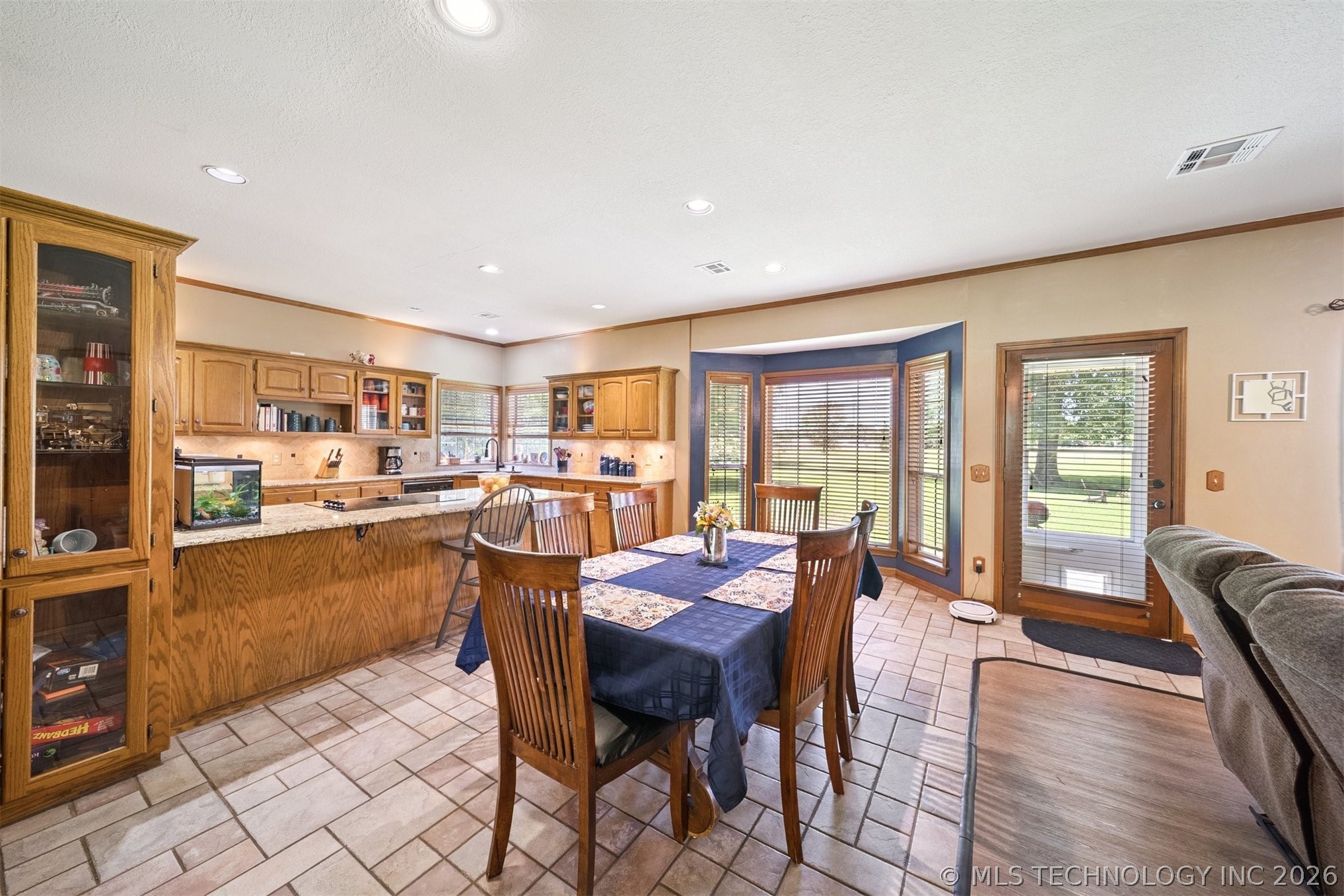 1805 Ne Oakridge Drive Property Photo 22