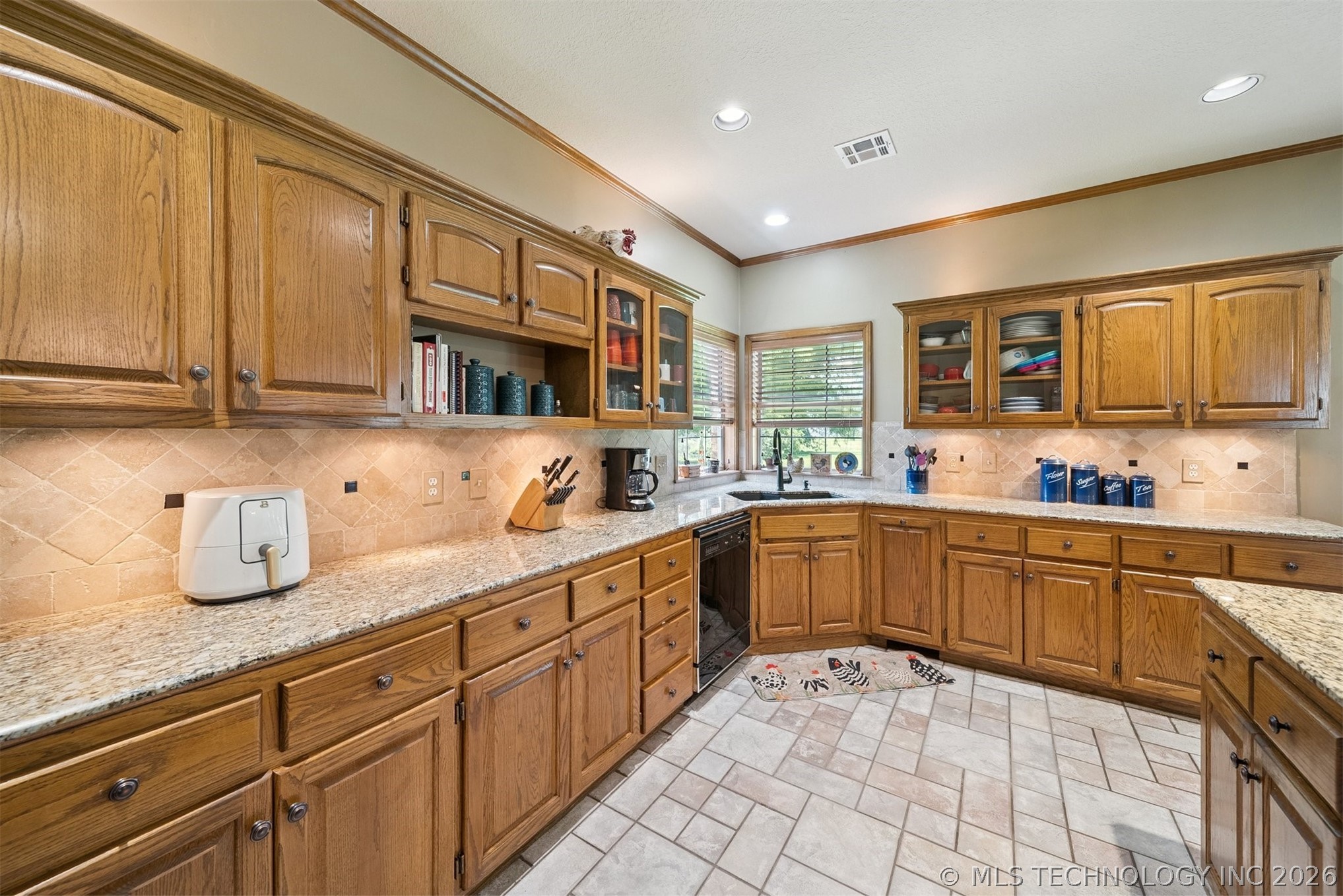1805 Ne Oakridge Drive Property Photo 26
