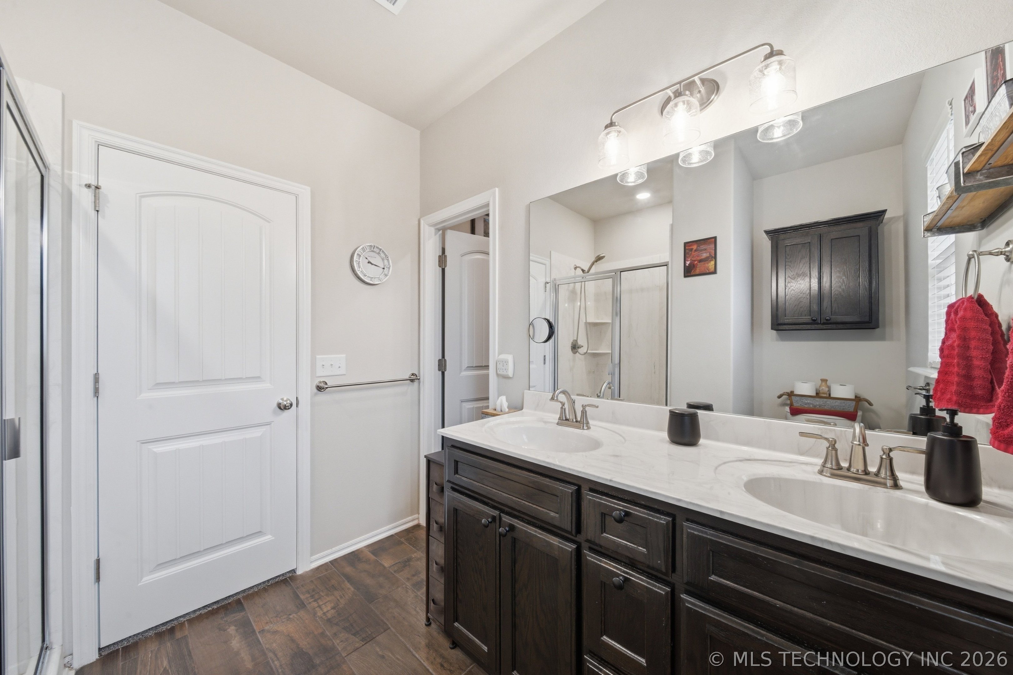 6240 S 317th East Avenue Property Photo 18