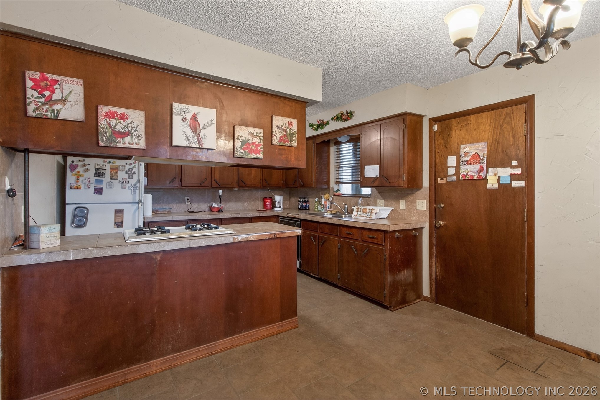 122 S Whitaker Street Property Photo 6