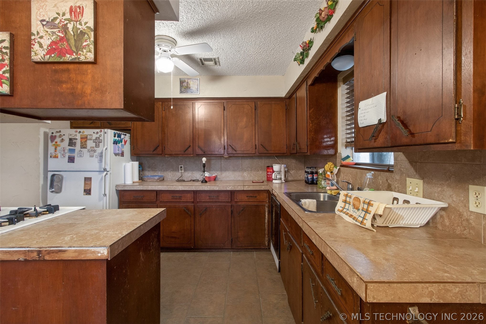 122 S Whitaker Street Property Photo 7