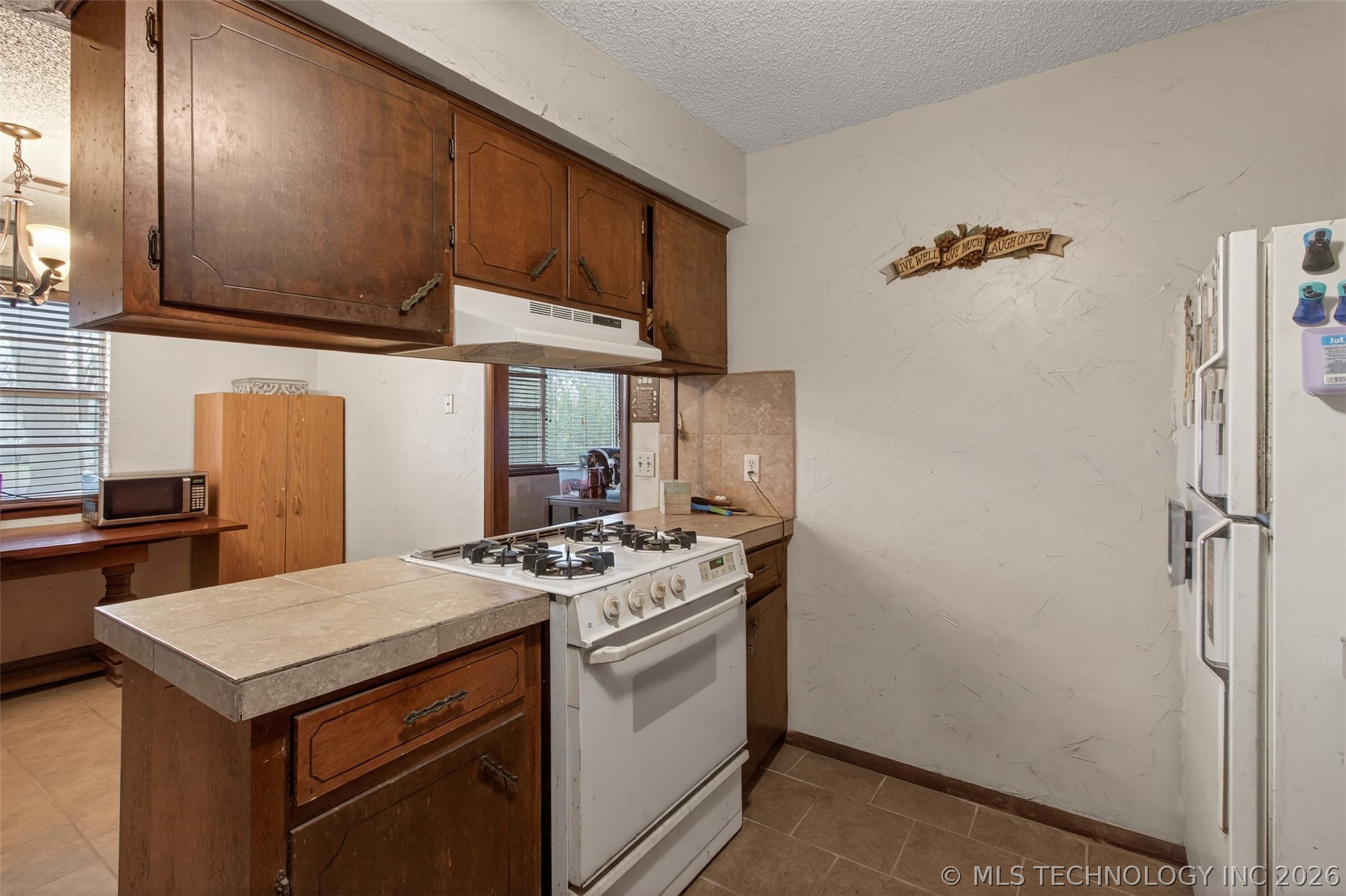 122 S Whitaker Street Property Photo 8