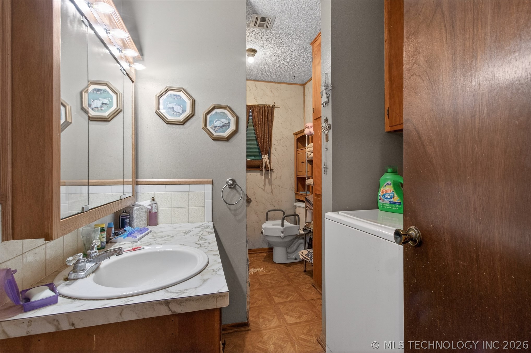 122 S Whitaker Street Property Photo 12