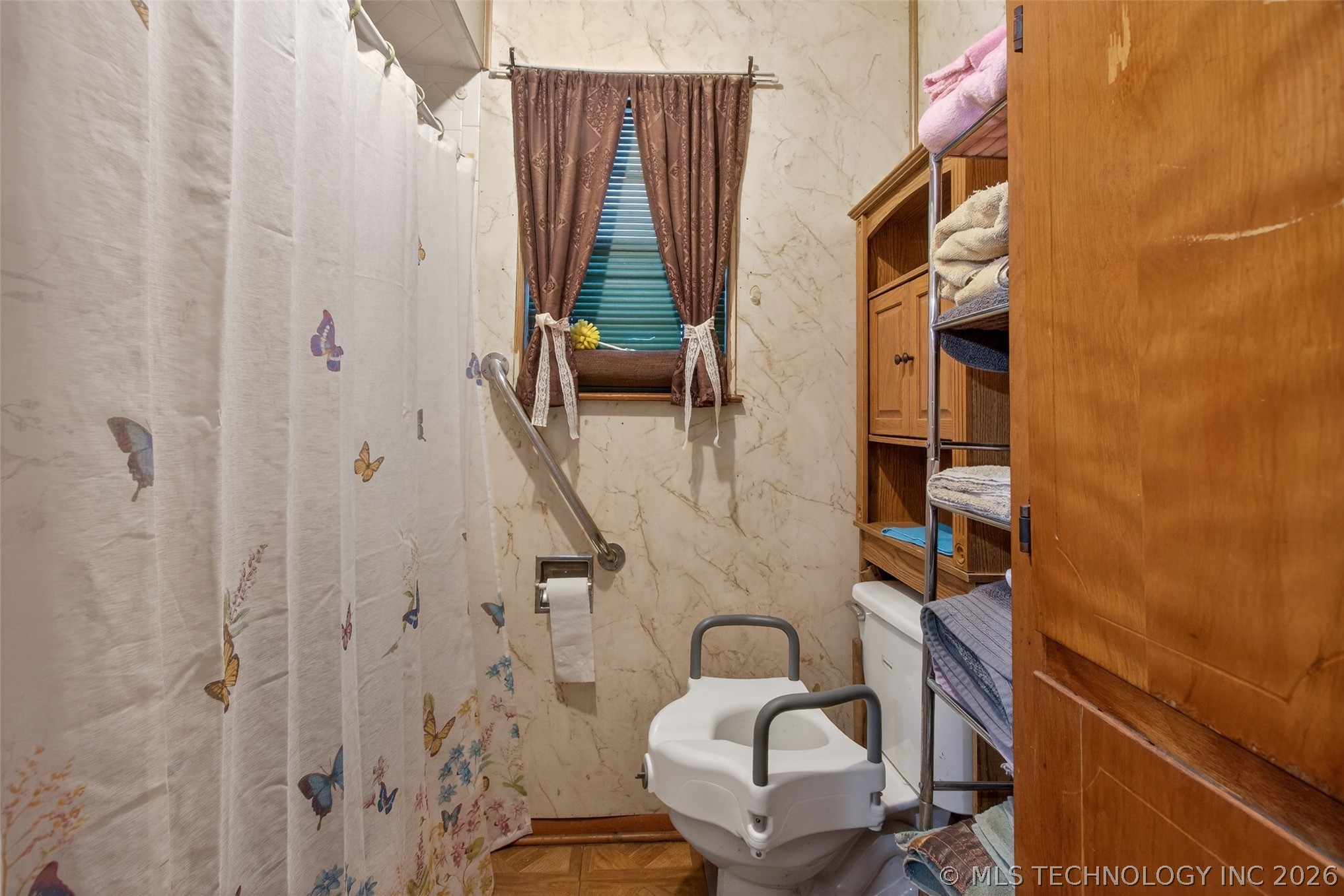 122 S Whitaker Street Property Photo 13