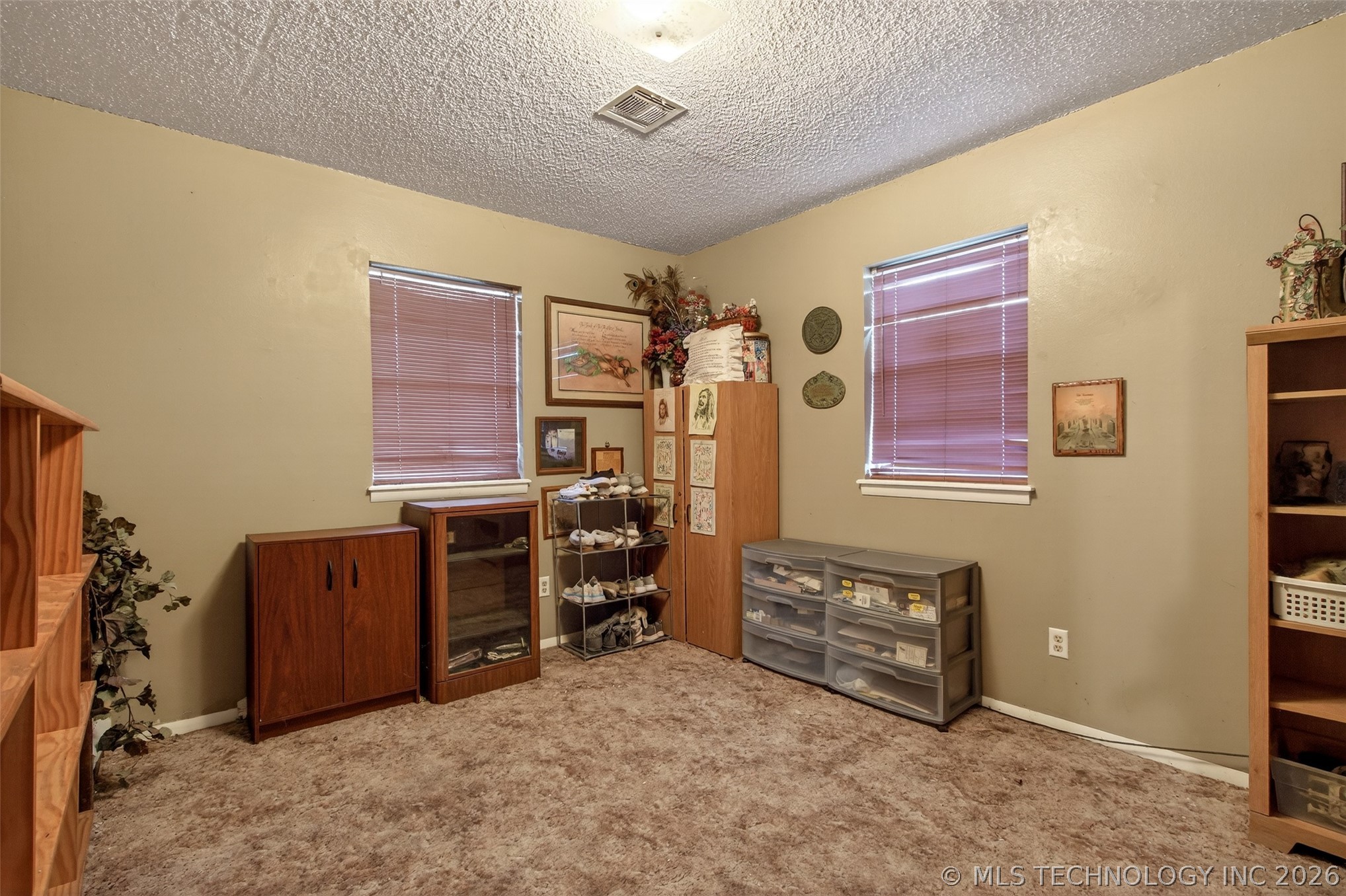 122 S Whitaker Street Property Photo 16