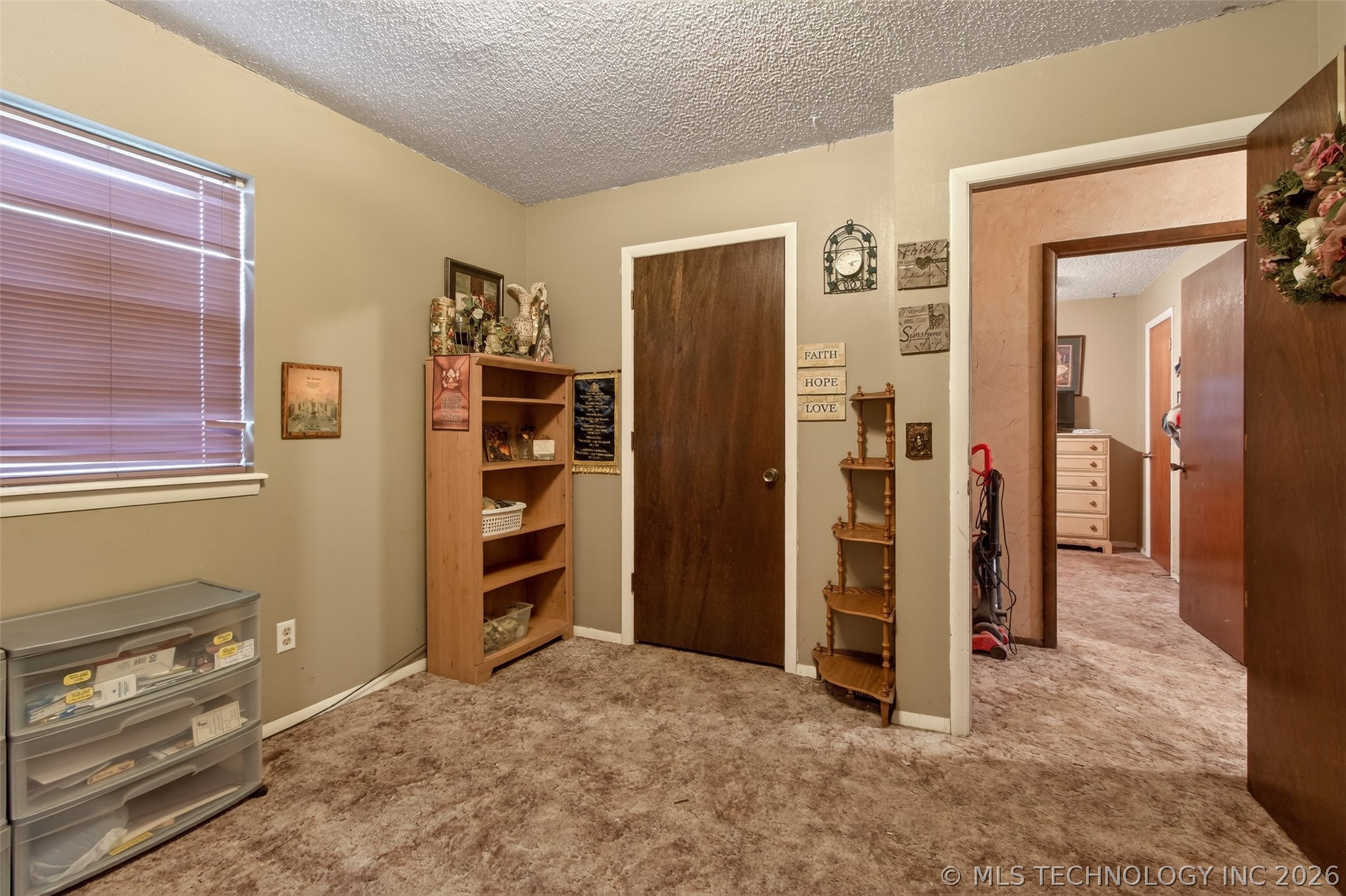 122 S Whitaker Street Property Photo 17