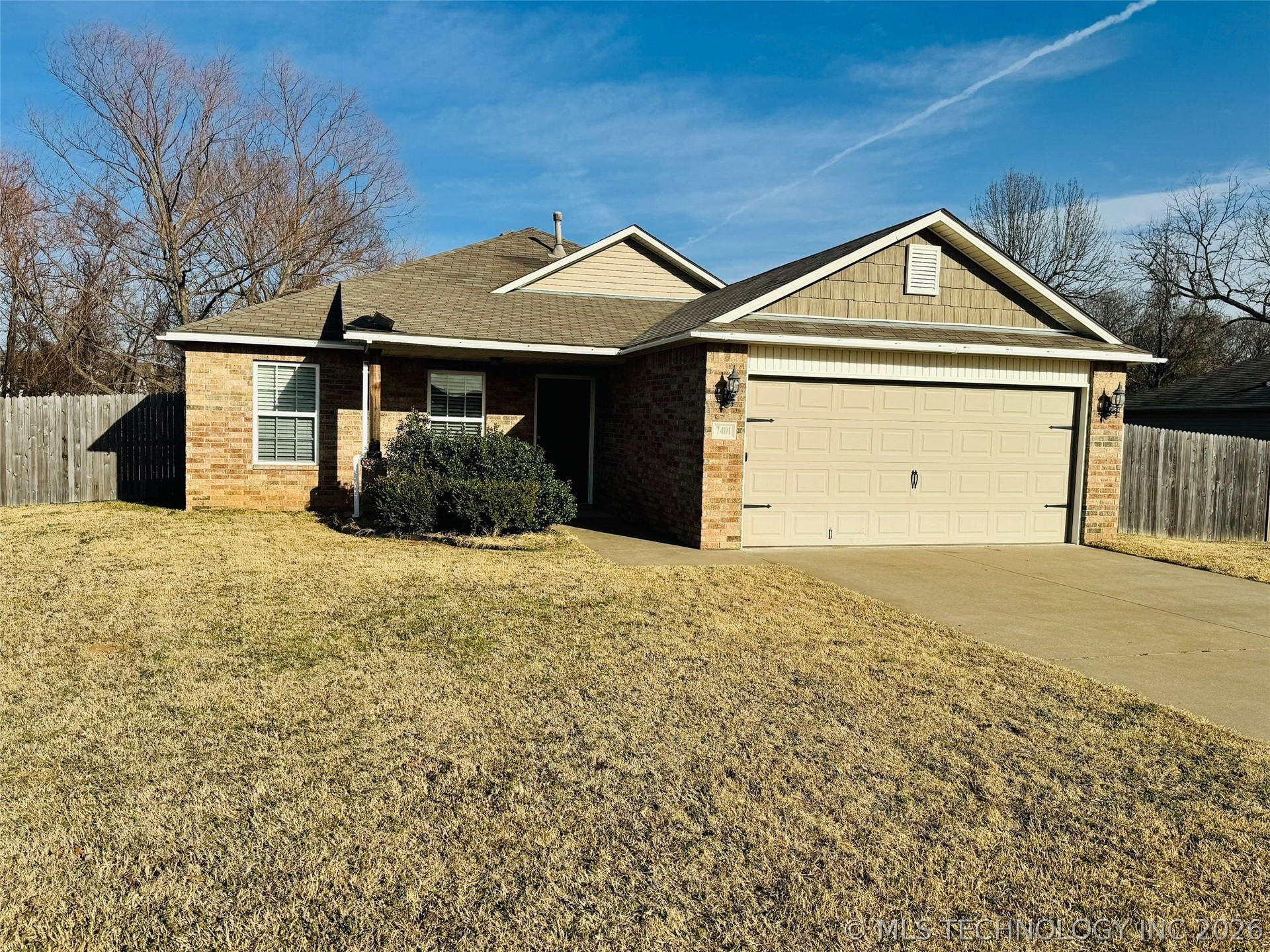 7401 S Elder Avenue Property Photo 2