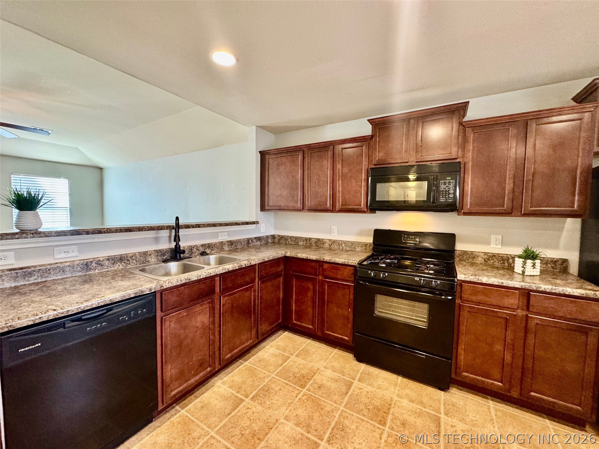 7401 S Elder Avenue Property Photo 13