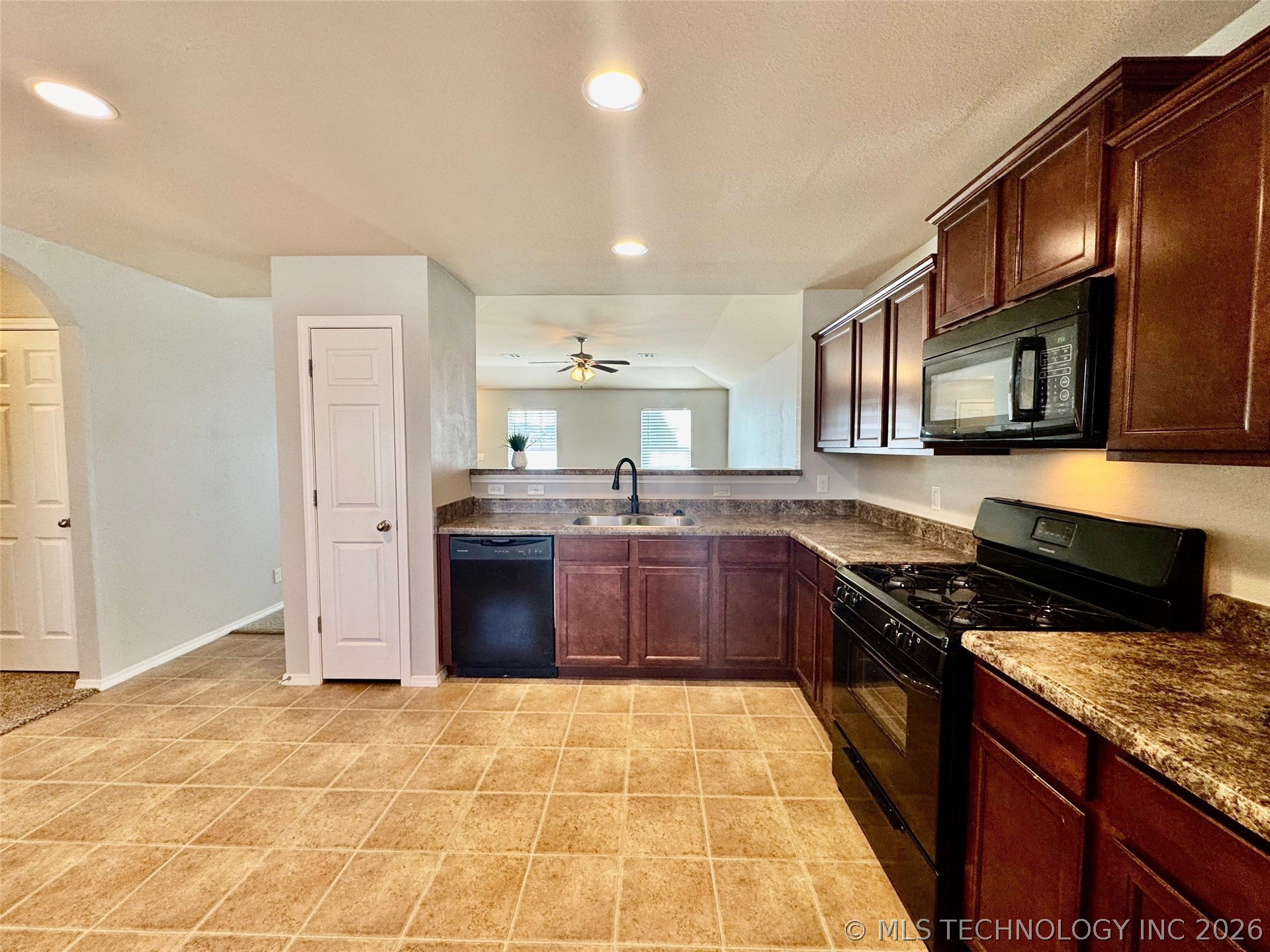 7401 S Elder Avenue Property Photo 14