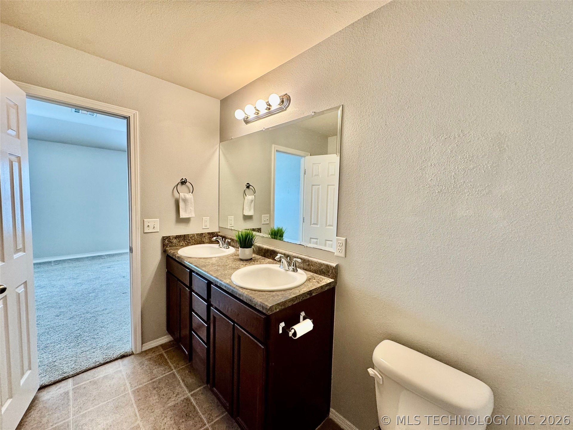 7401 S Elder Avenue Property Photo 19