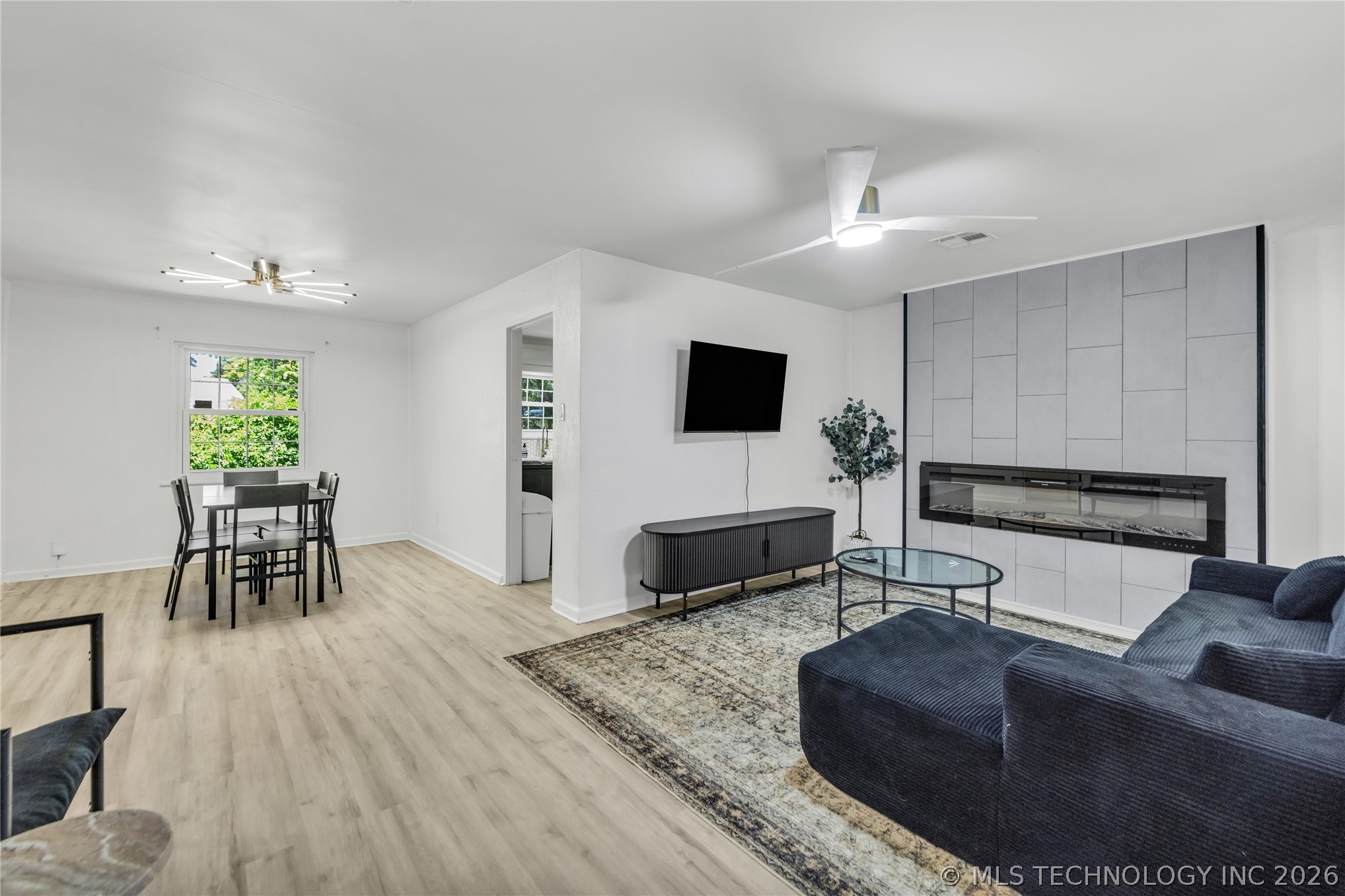 4828 S Madison Avenue Property Photo 2