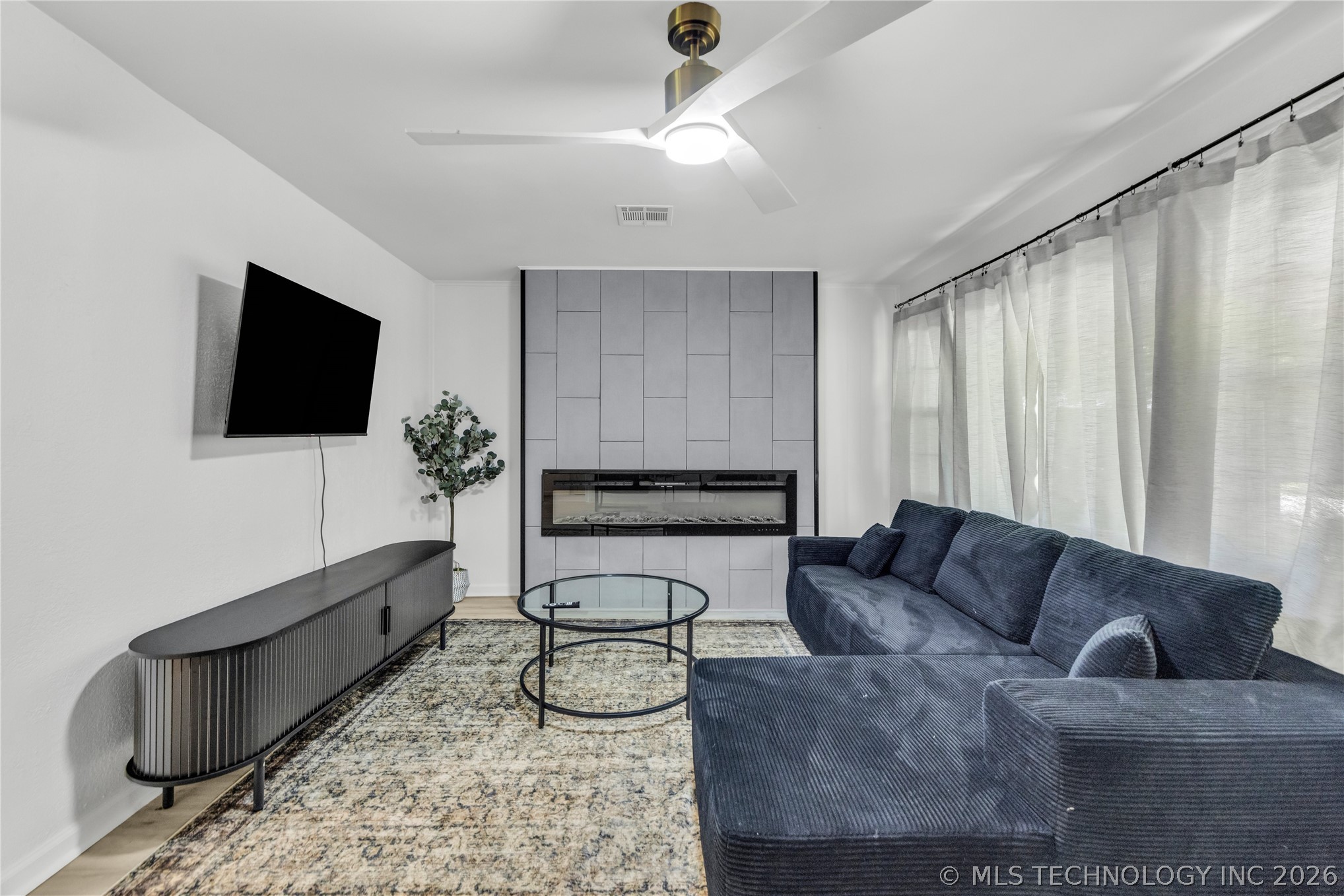4828 S Madison Avenue Property Photo 4