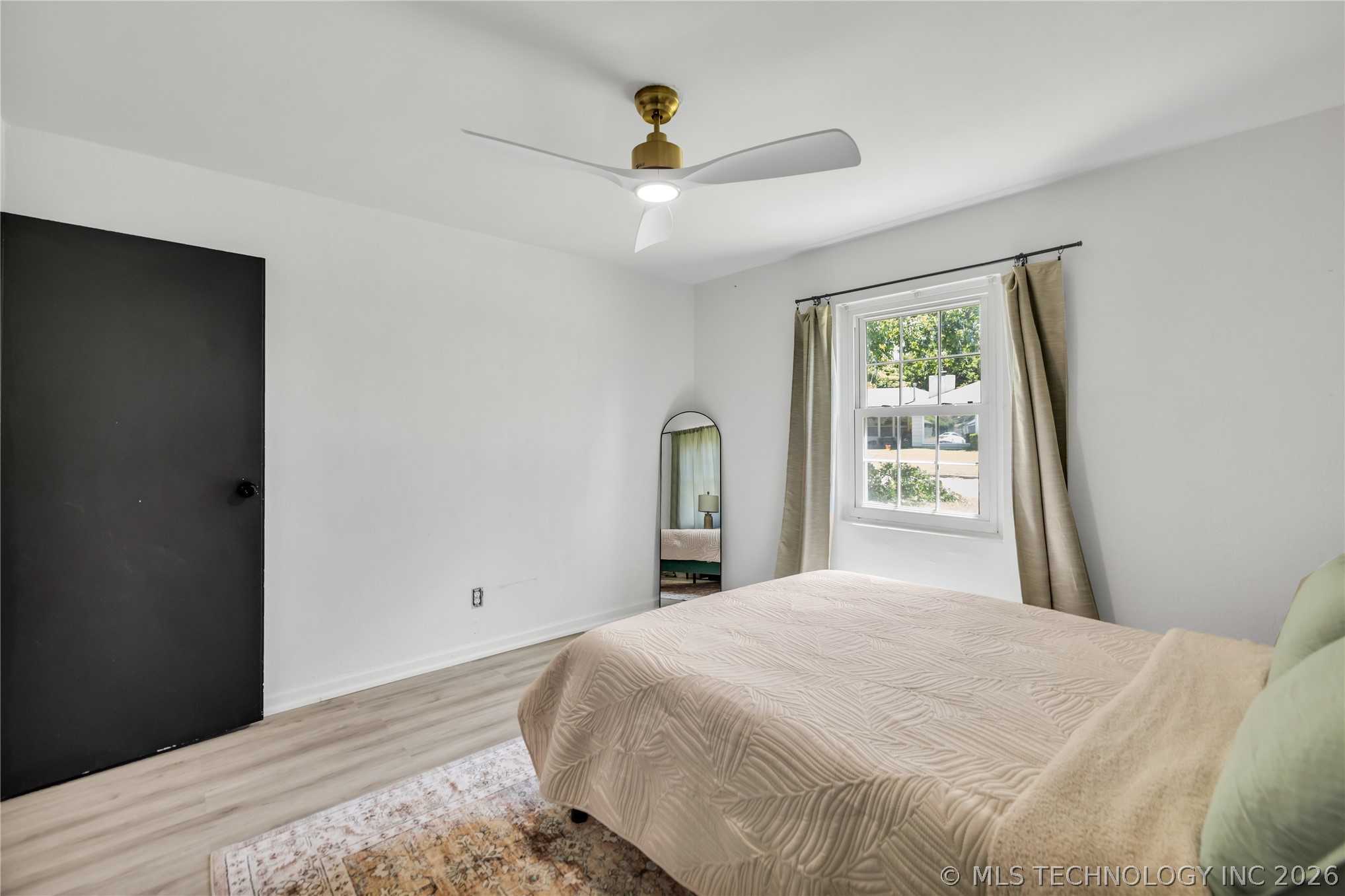 4828 S Madison Avenue Property Photo 18