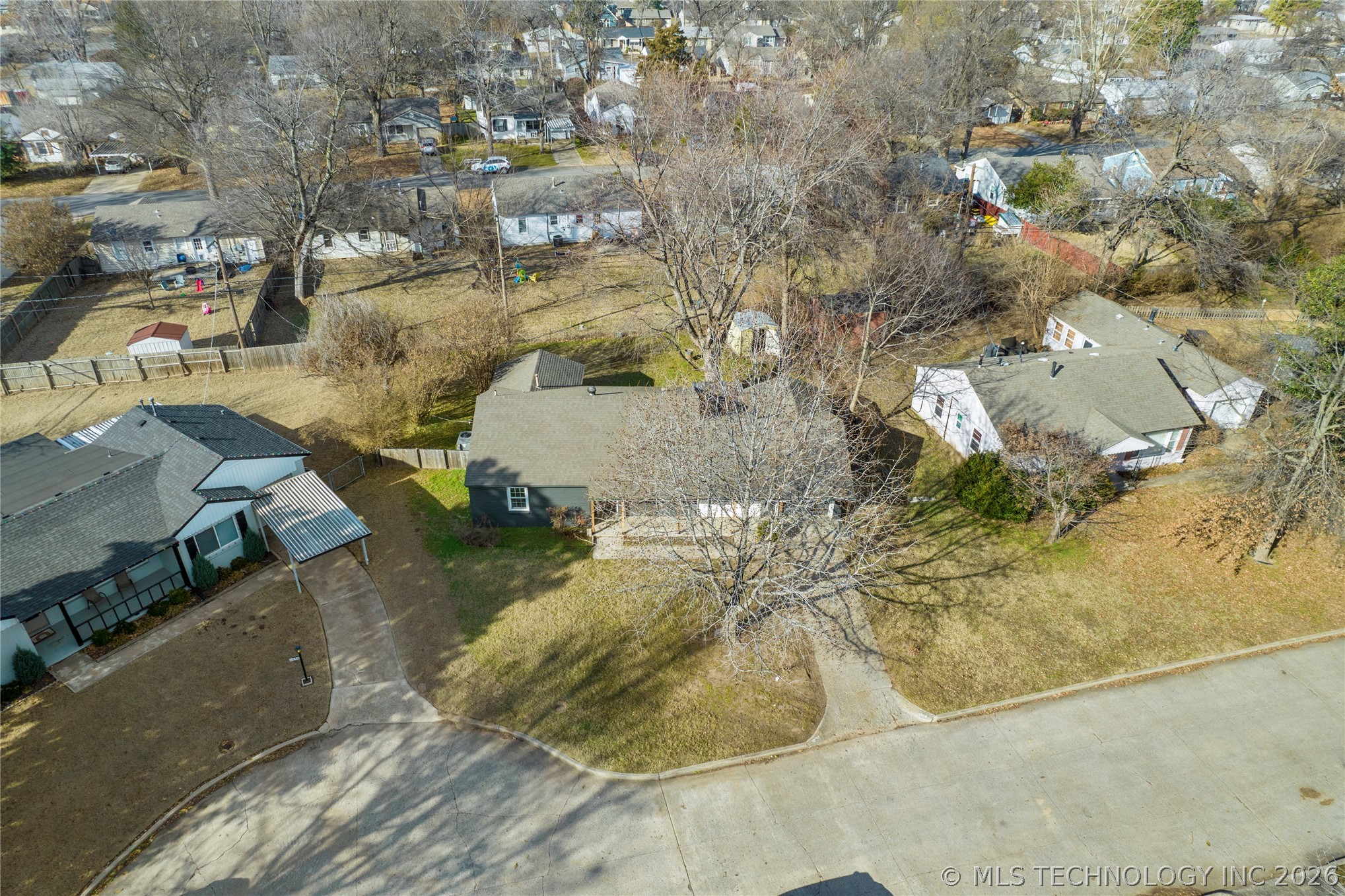 4828 S Madison Avenue Property Photo 27