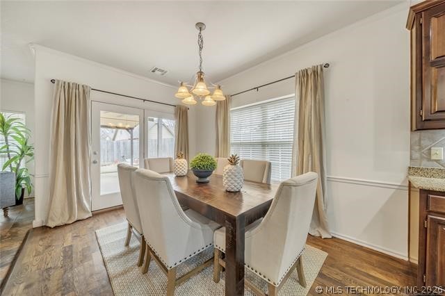 2449 S Tamarack Avenue Property Photo 6