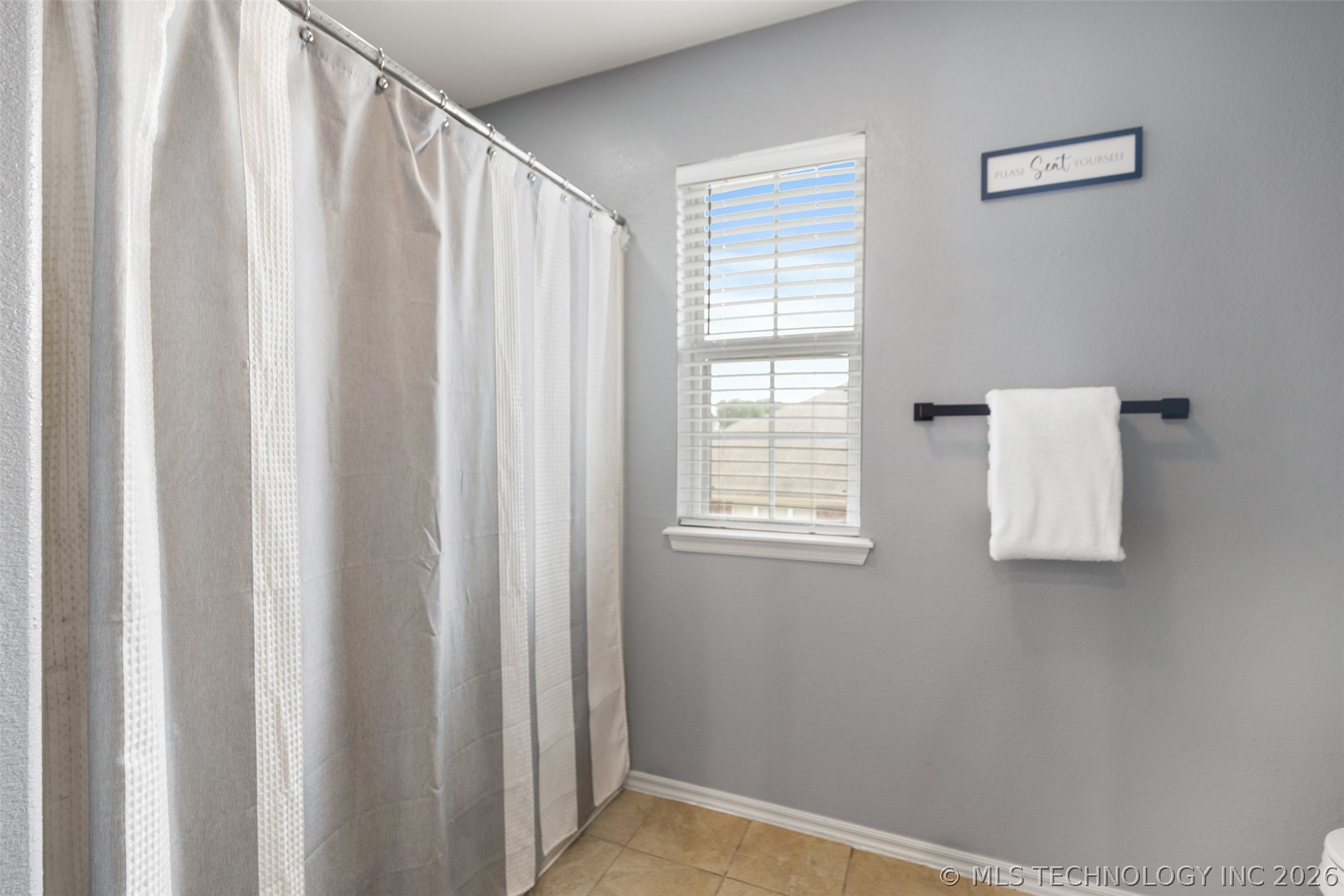 2449 S Tamarack Avenue Property Photo 20