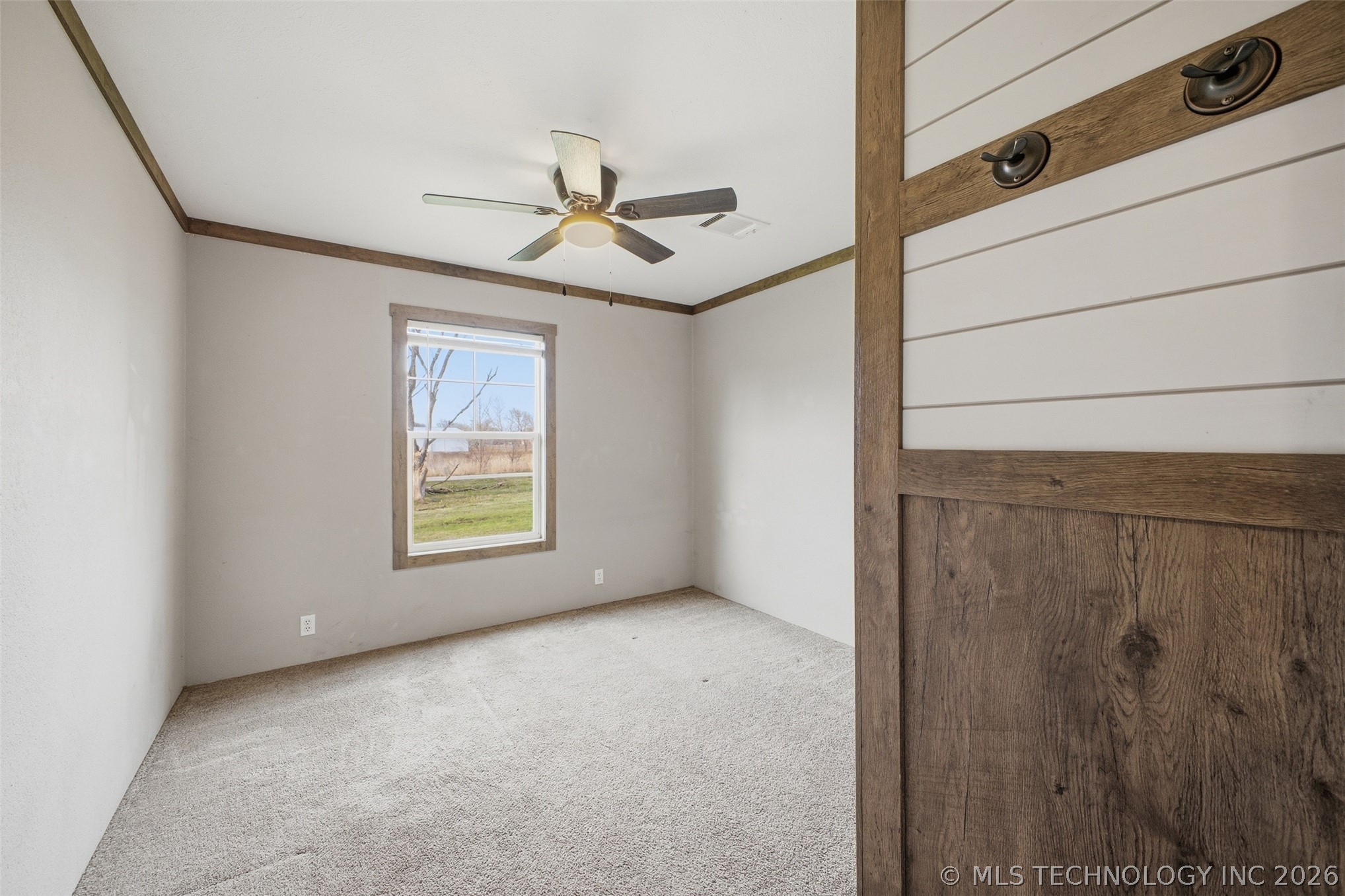 703 E Clyde Property Photo 18