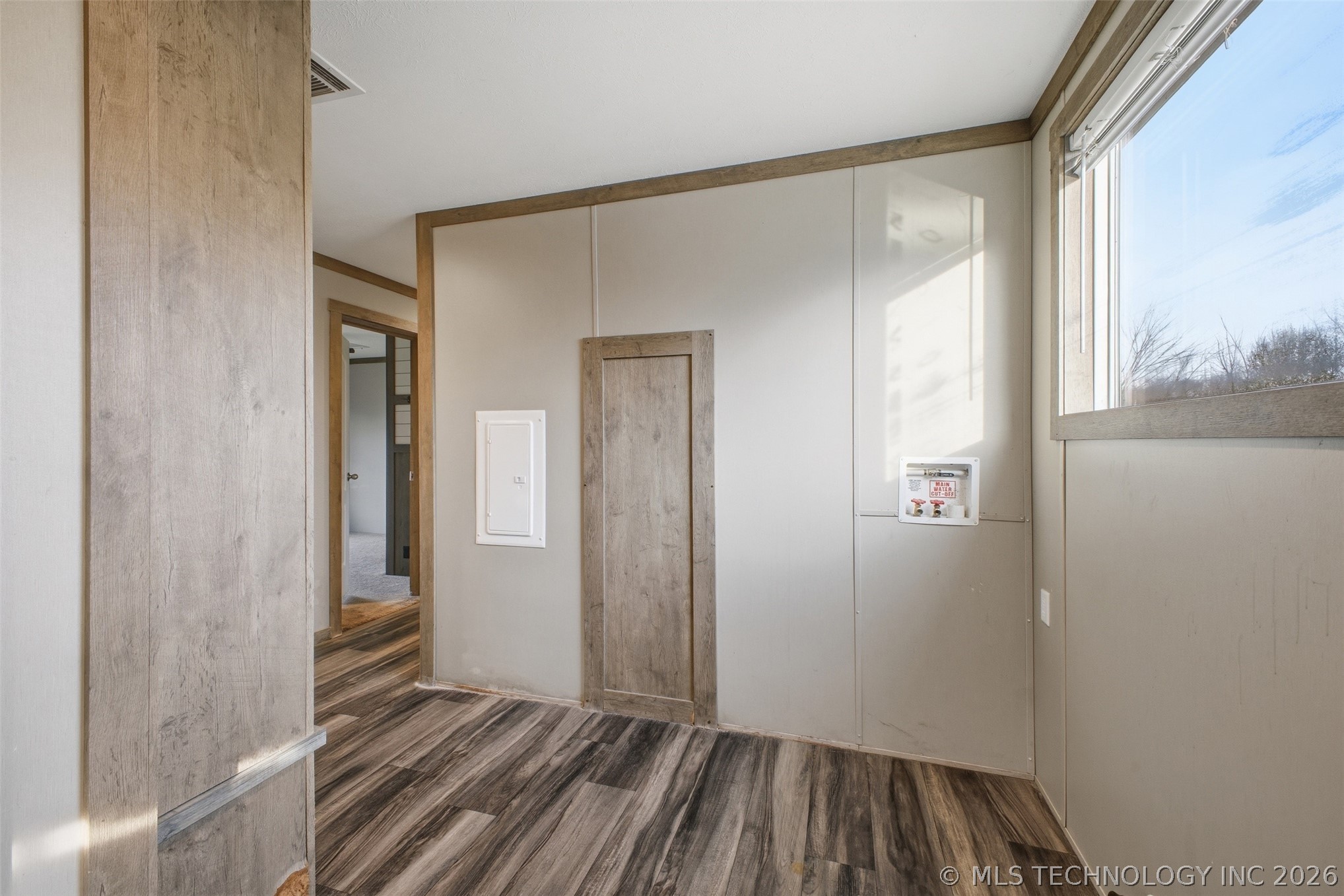 703 E Clyde Property Photo 22