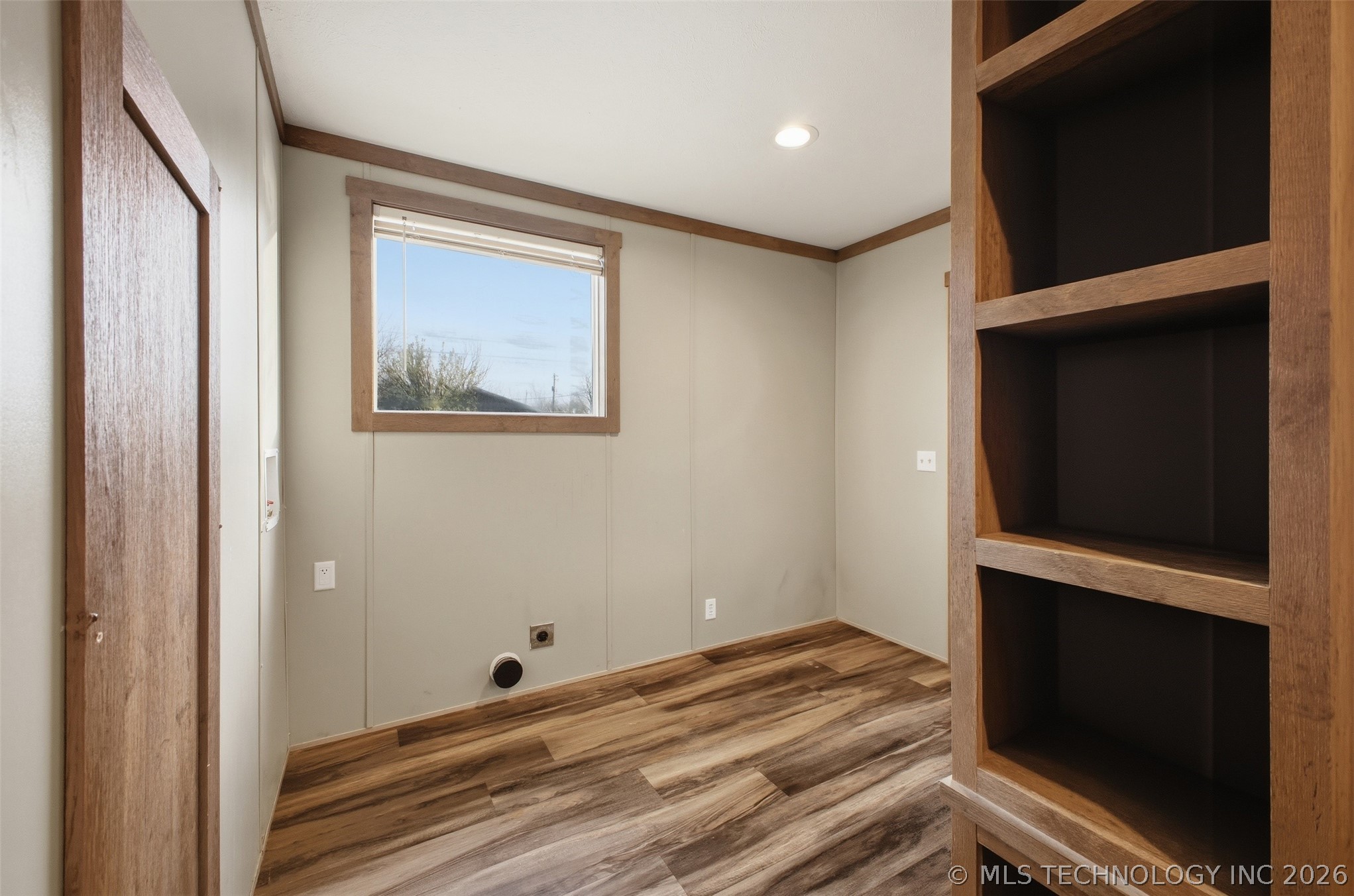 703 E Clyde Property Photo 24