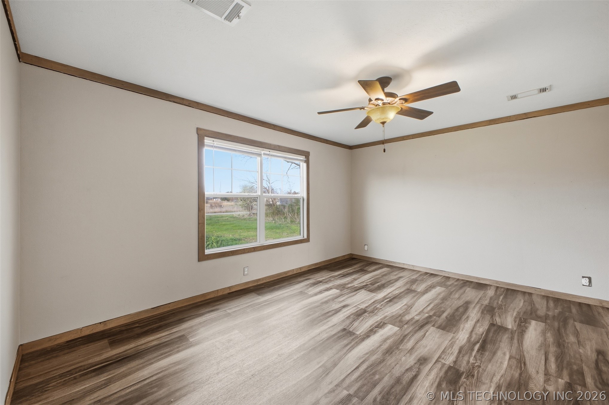 703 E Clyde Property Photo 25