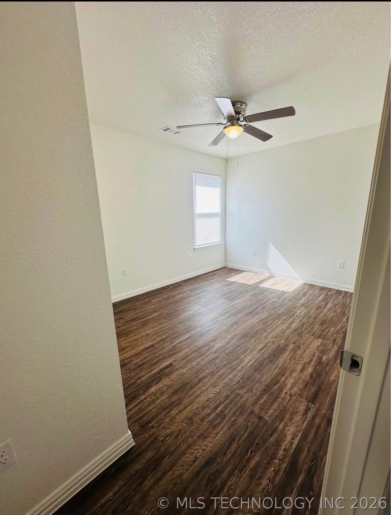 225 E Elm Street Property Photo 6