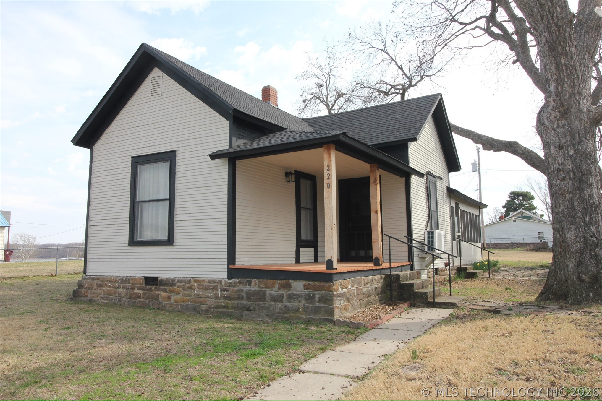 220 Belt Avenue Property Photo 1