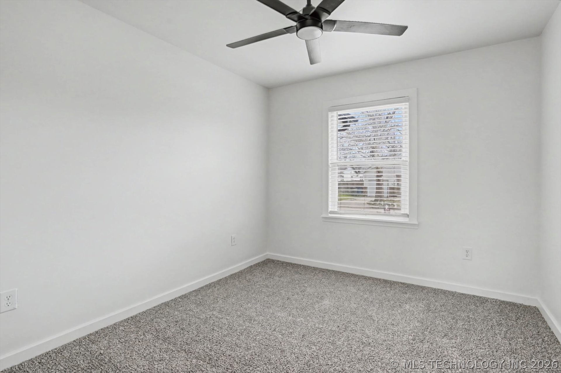 1834 S Hudson Avenue Property Photo 18