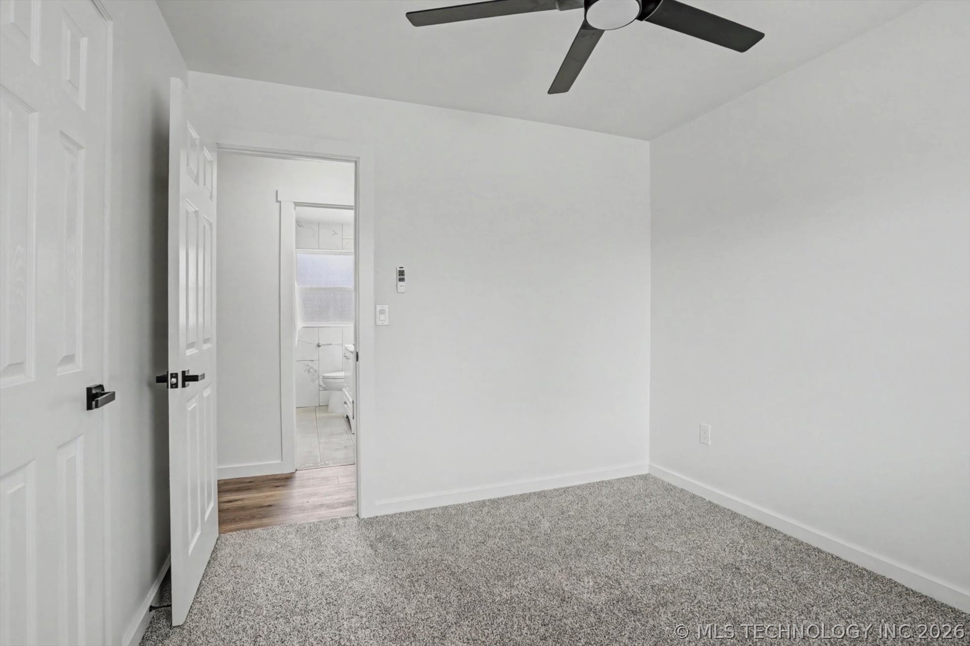 1834 S Hudson Avenue Property Photo 19