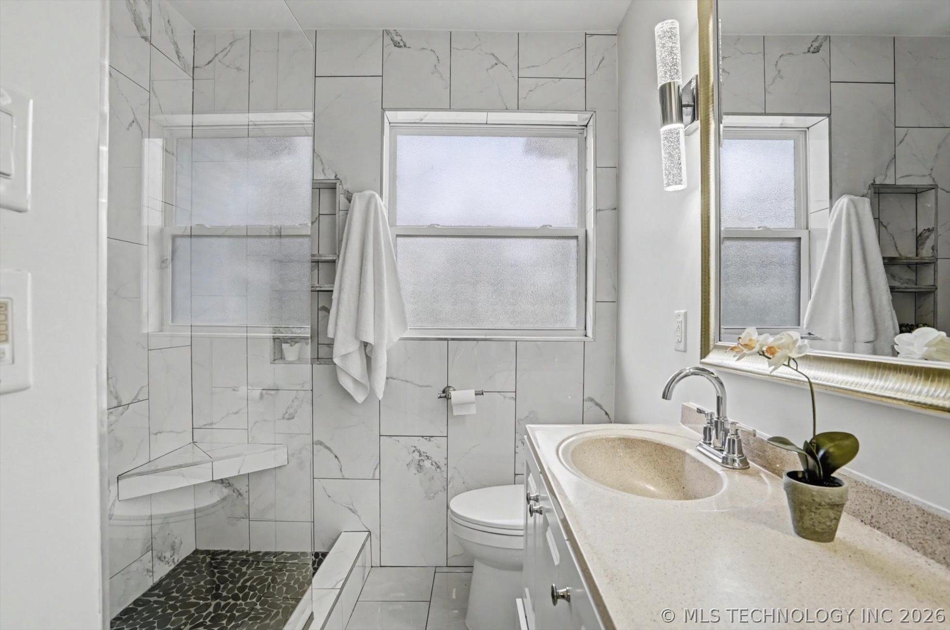 1834 S Hudson Avenue Property Photo 20