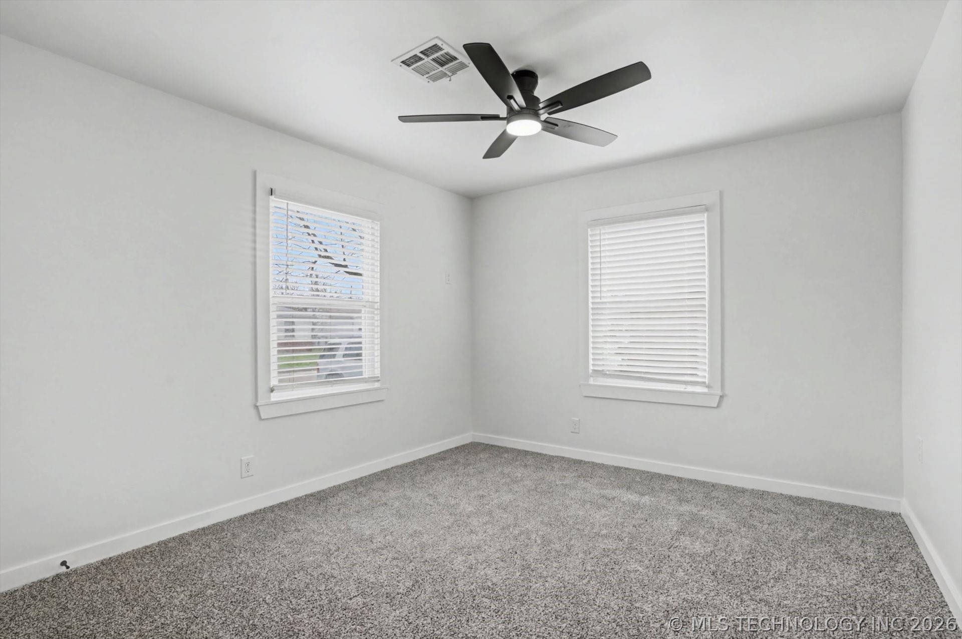 1834 S Hudson Avenue Property Photo 22