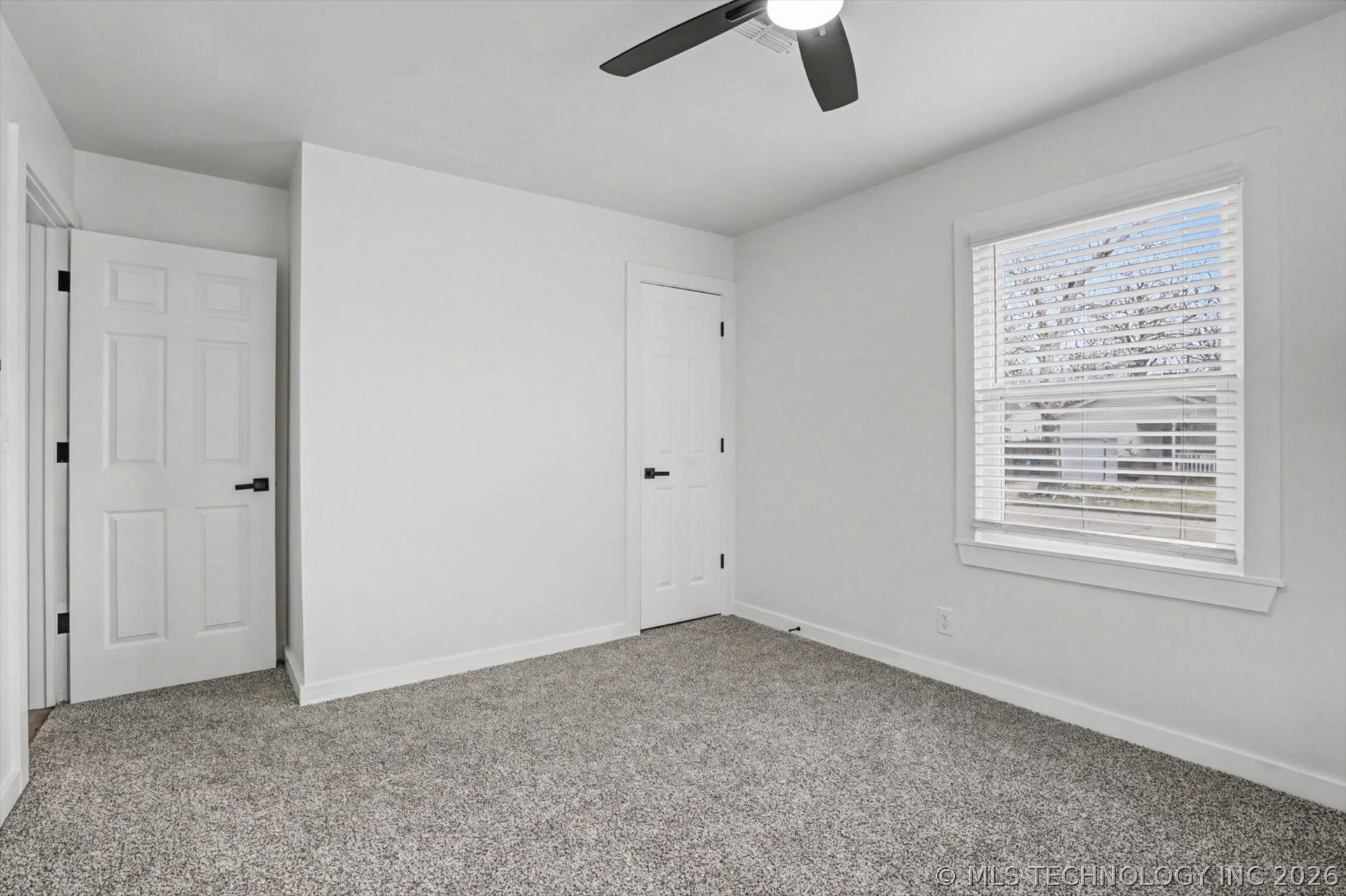 1834 S Hudson Avenue Property Photo 23