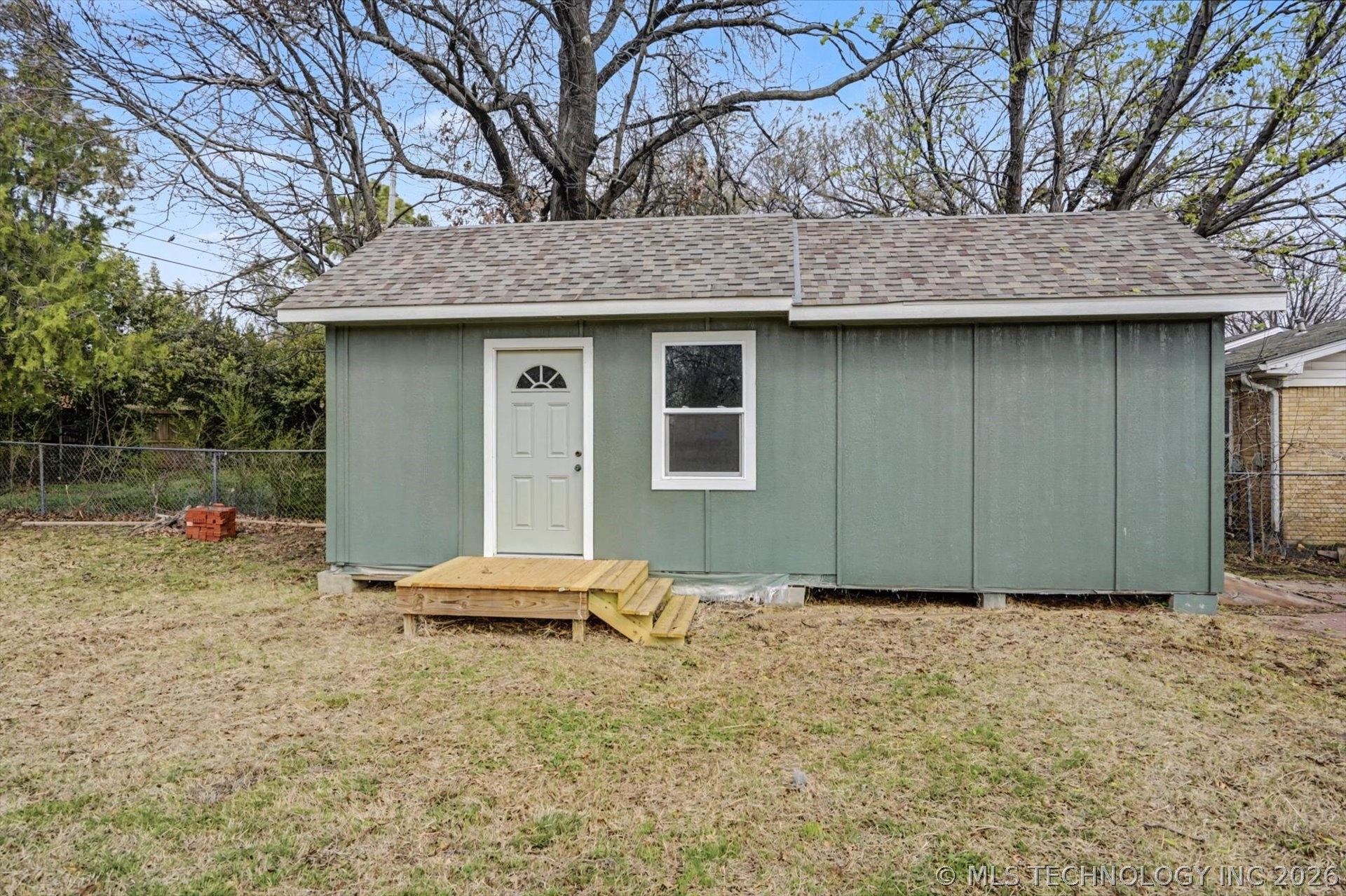 1834 S Hudson Avenue Property Photo 24