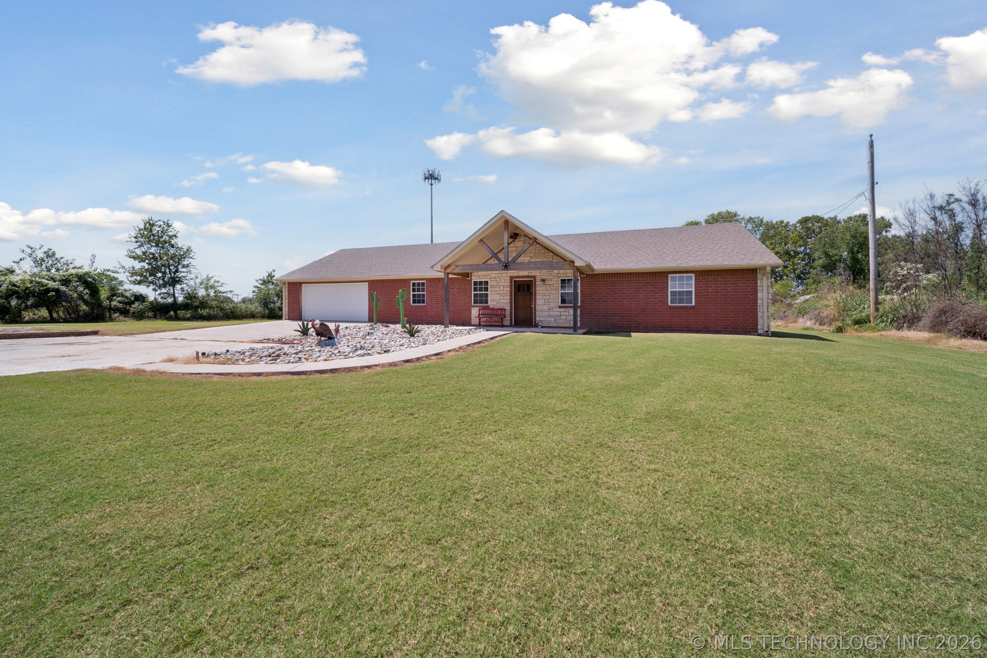 15375 N 247th Road Property Photo 1