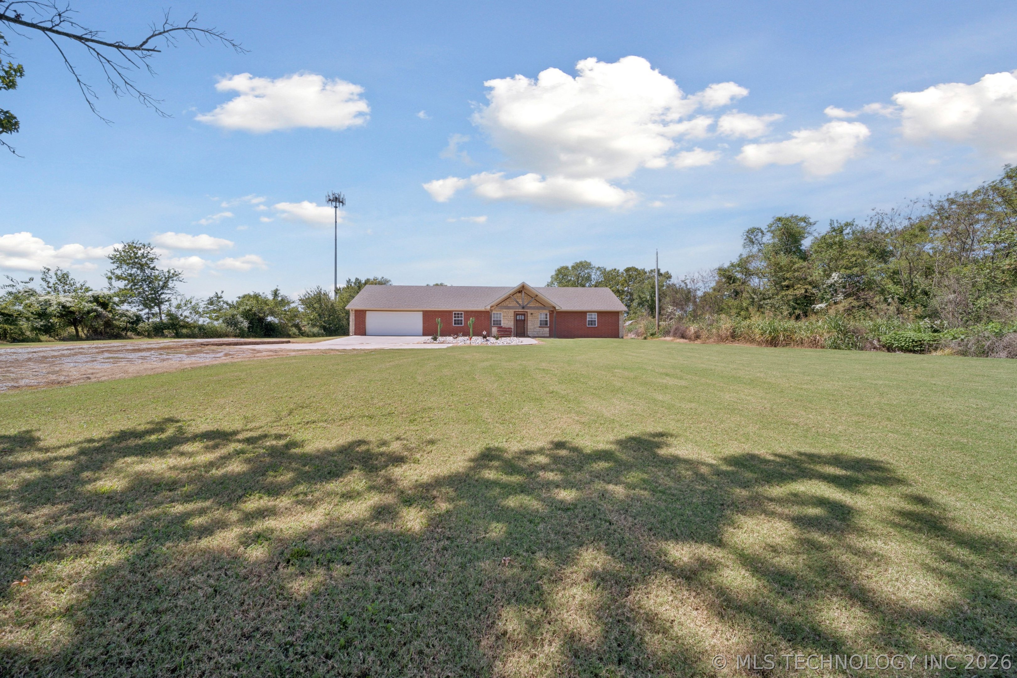 15375 N 247th Road Property Photo 4