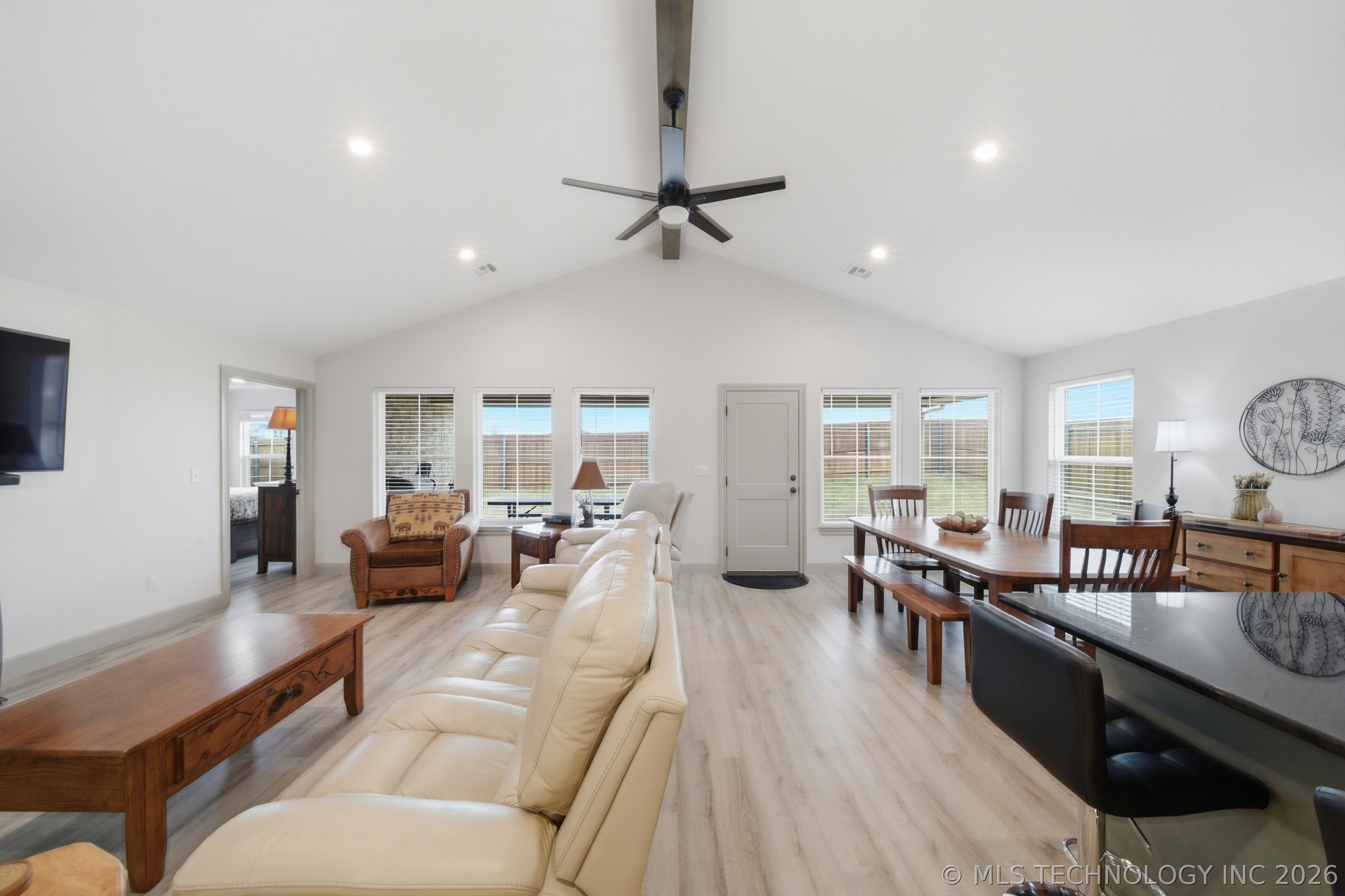 5820 Coldspring Lane Property Photo 8