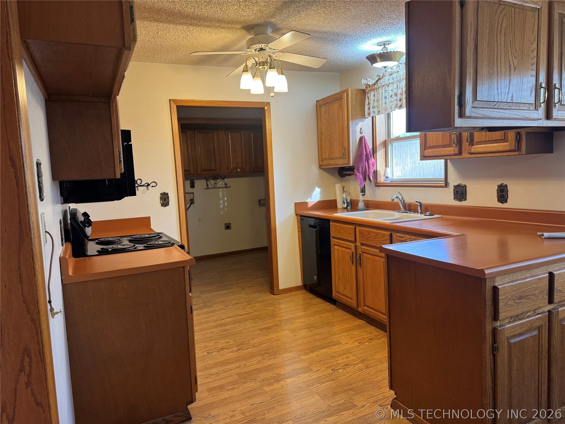 518 Fox Run Court Property Photo 10