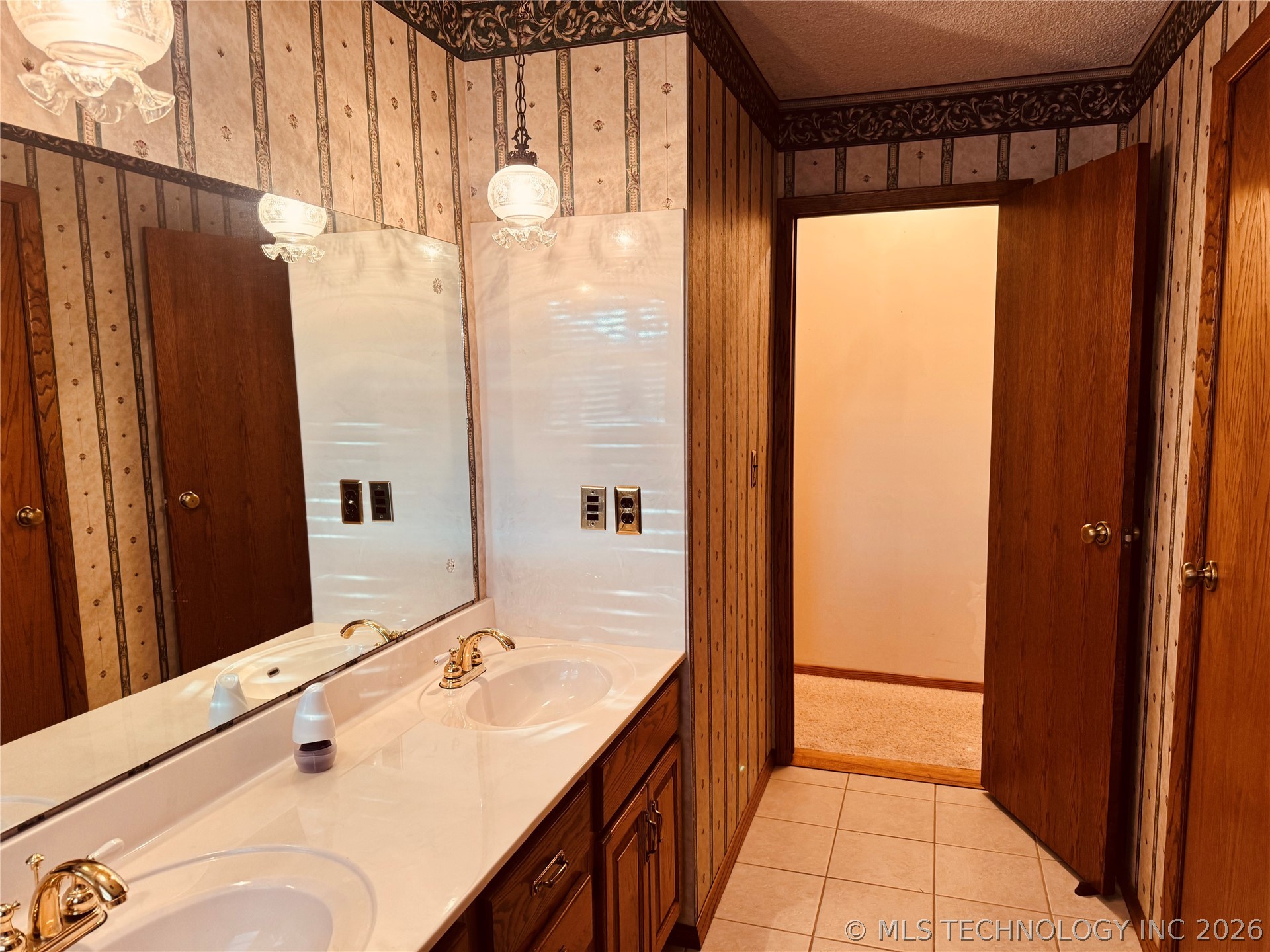 518 Fox Run Court Property Photo 15