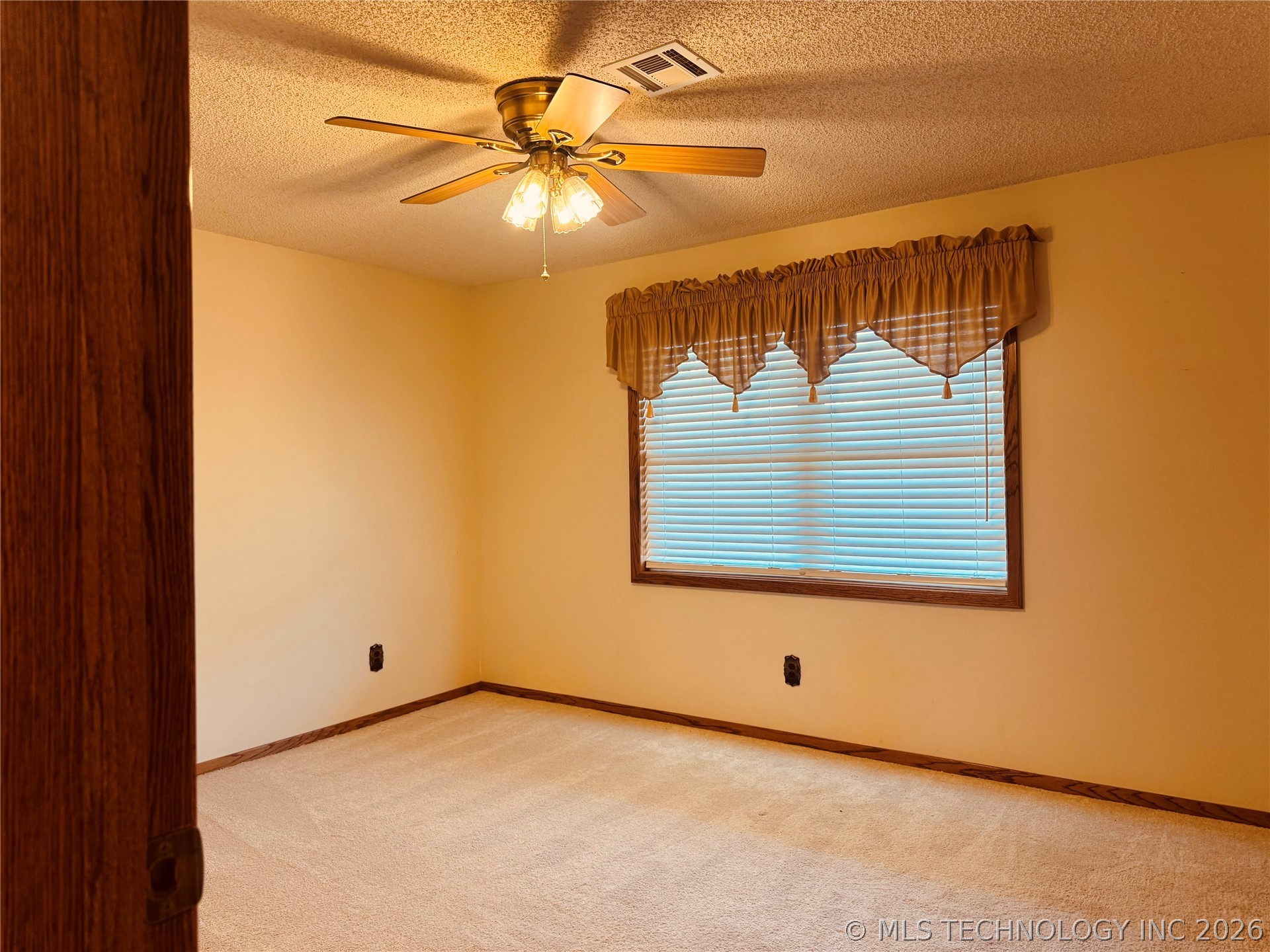518 Fox Run Court Property Photo 16