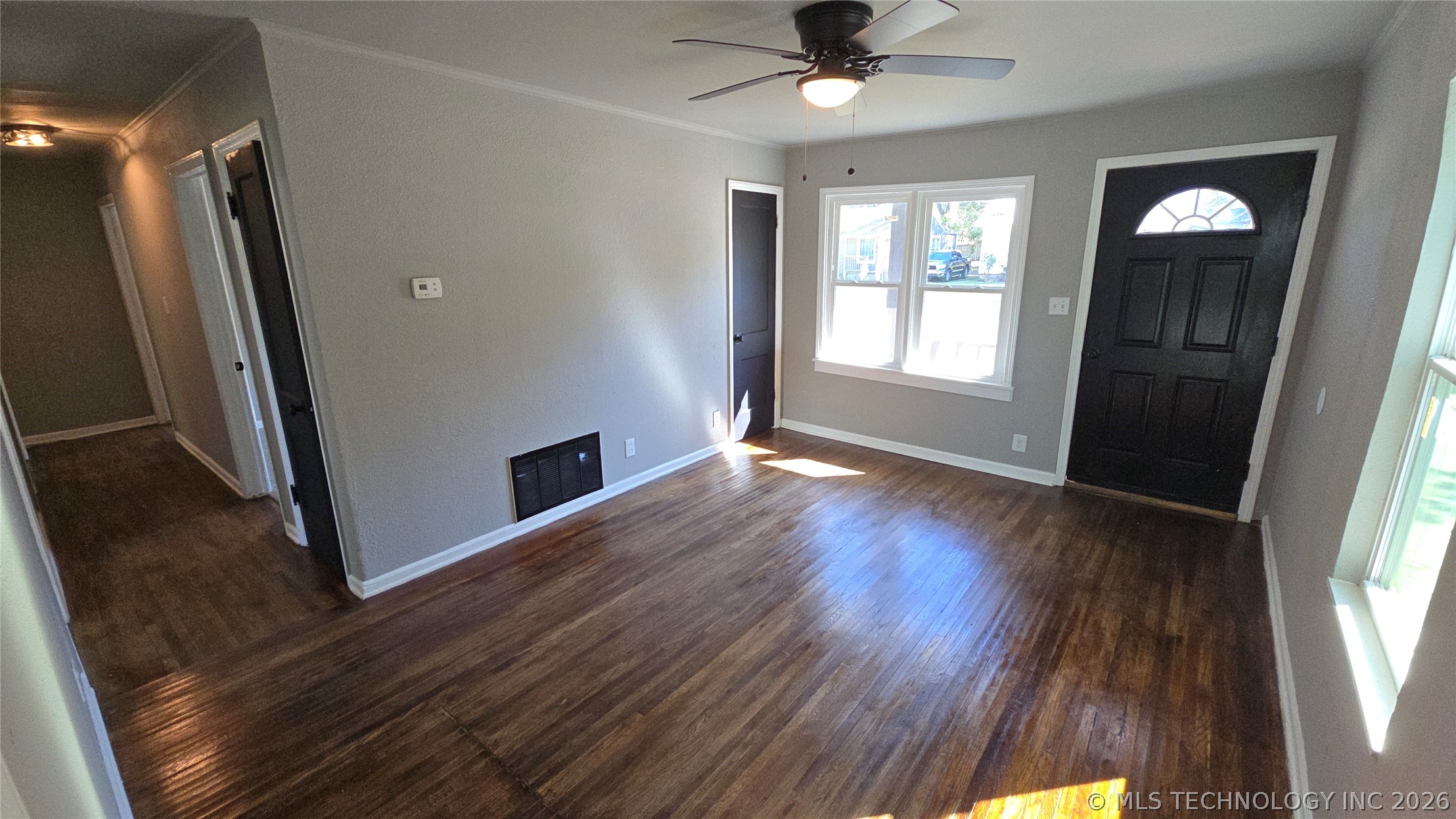 3139 E Woodrow Street Property Photo 5