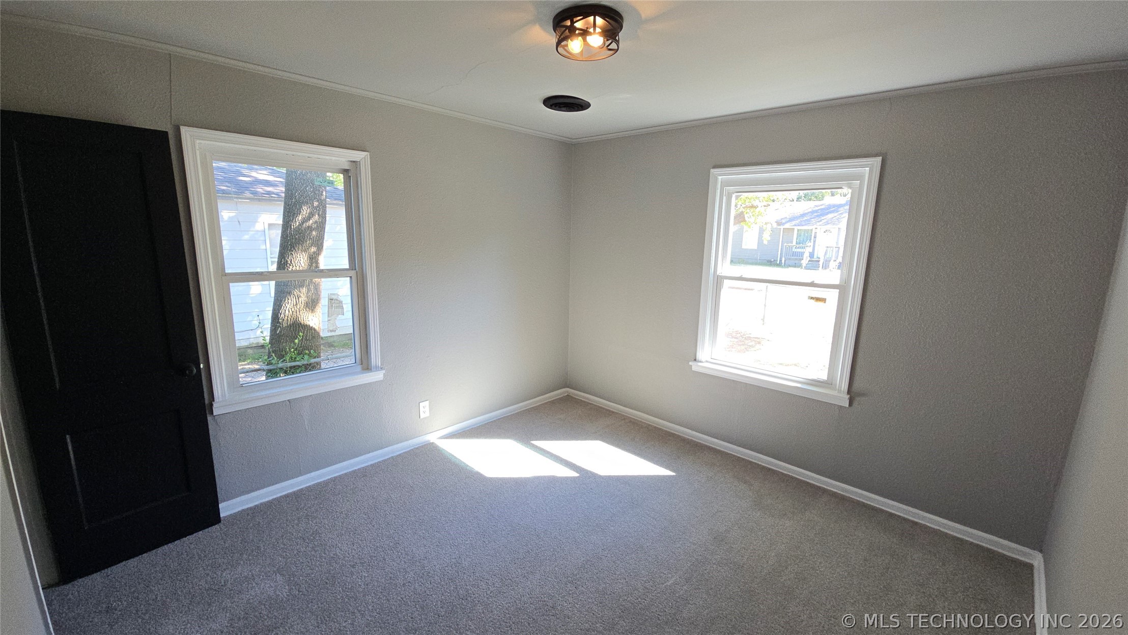 3139 E Woodrow Street Property Photo 13