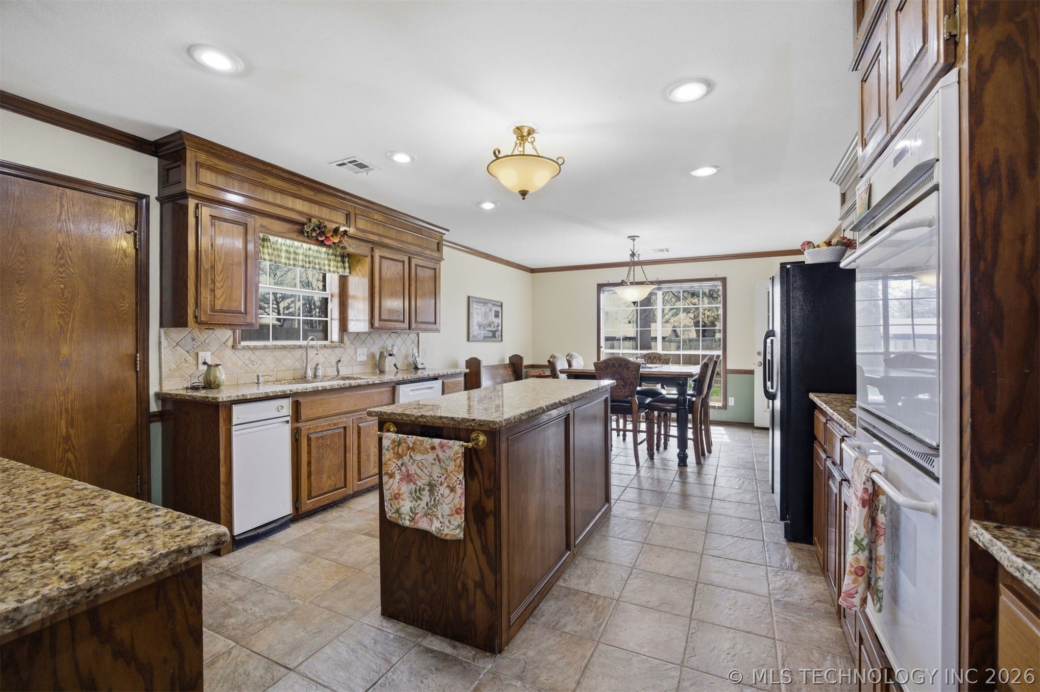2803 Haskell Boulevard Property Photo 8