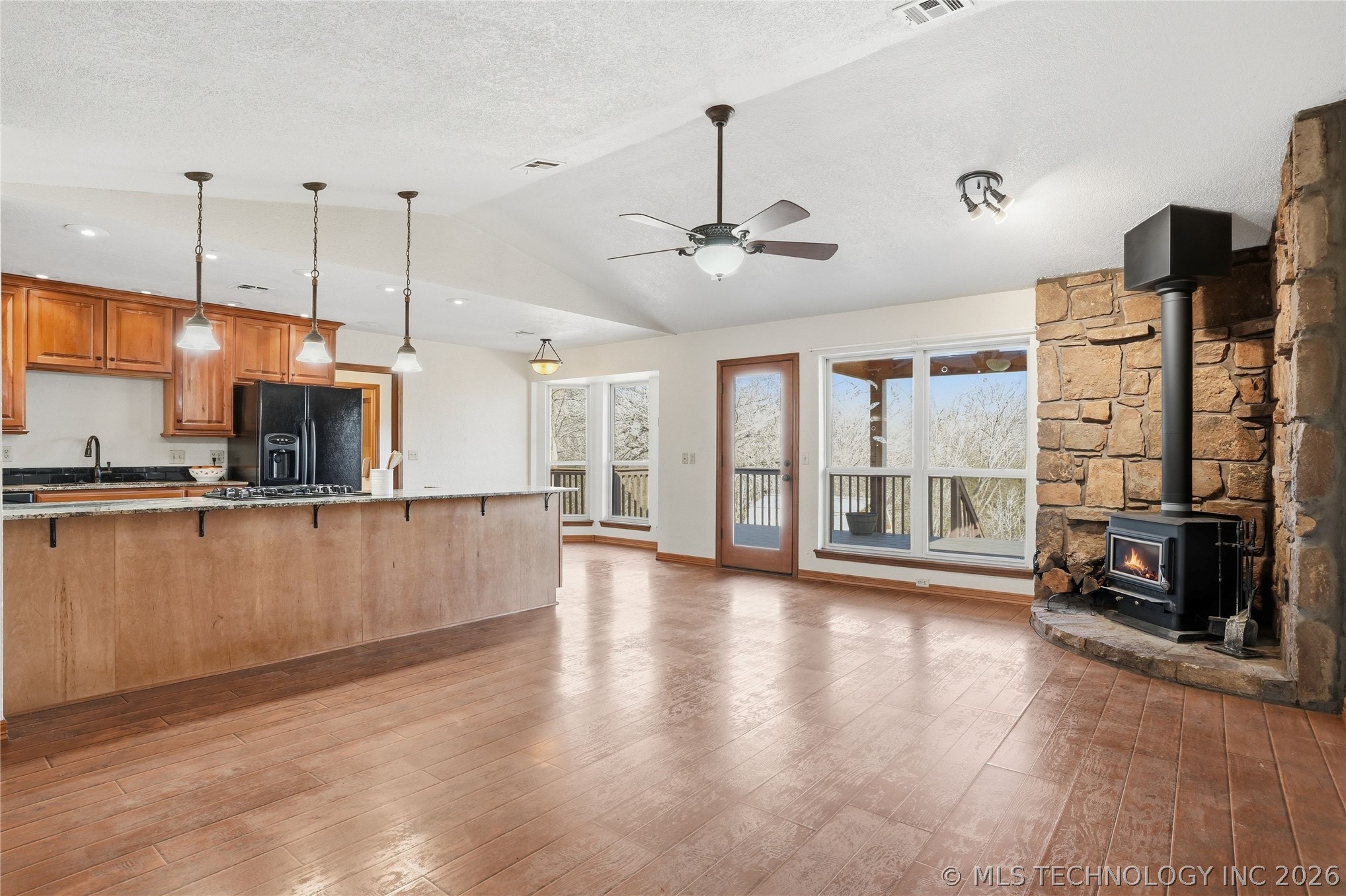 1607 Kingsway Street Property Photo 4