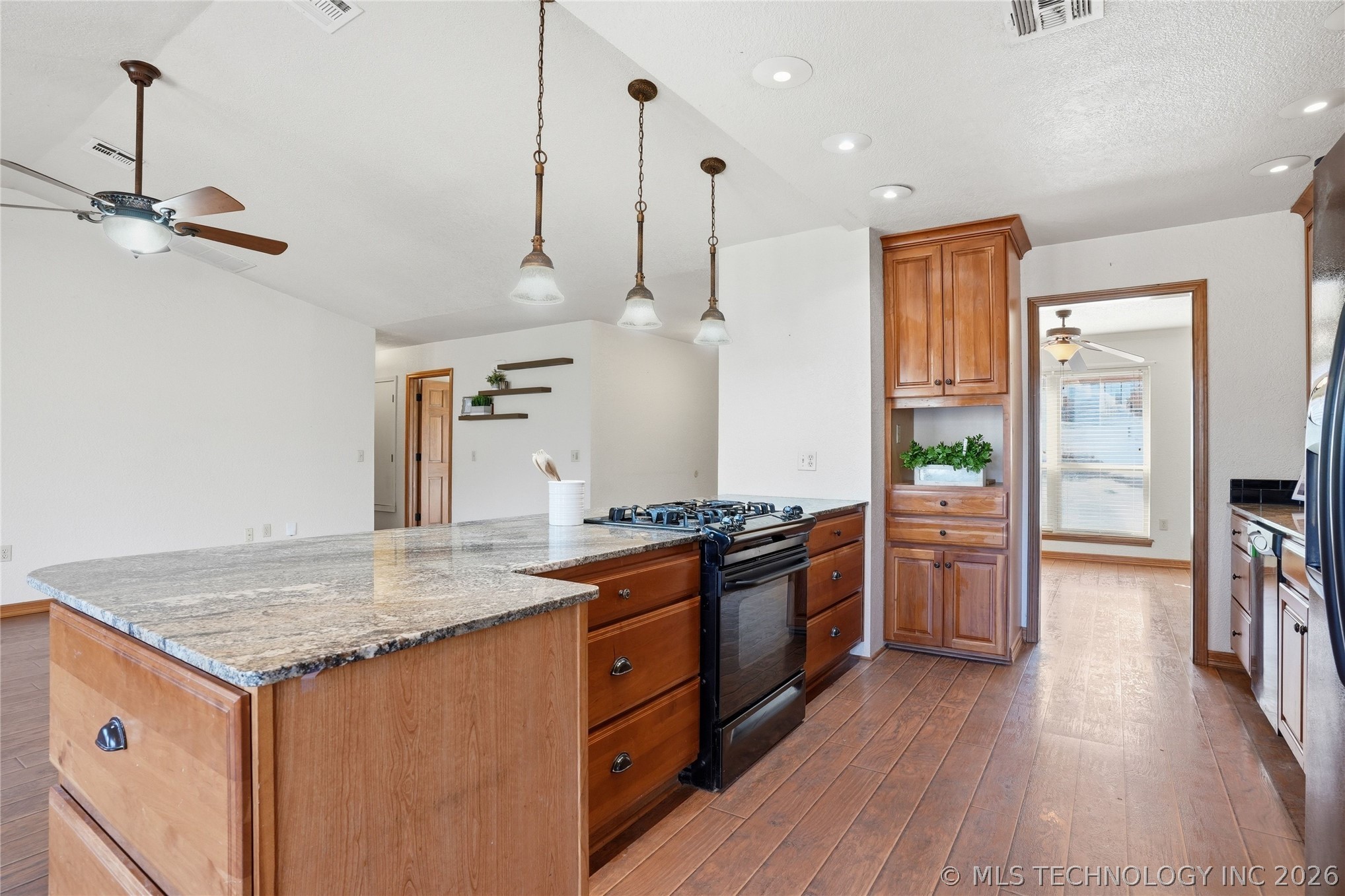 1607 Kingsway Street Property Photo 9
