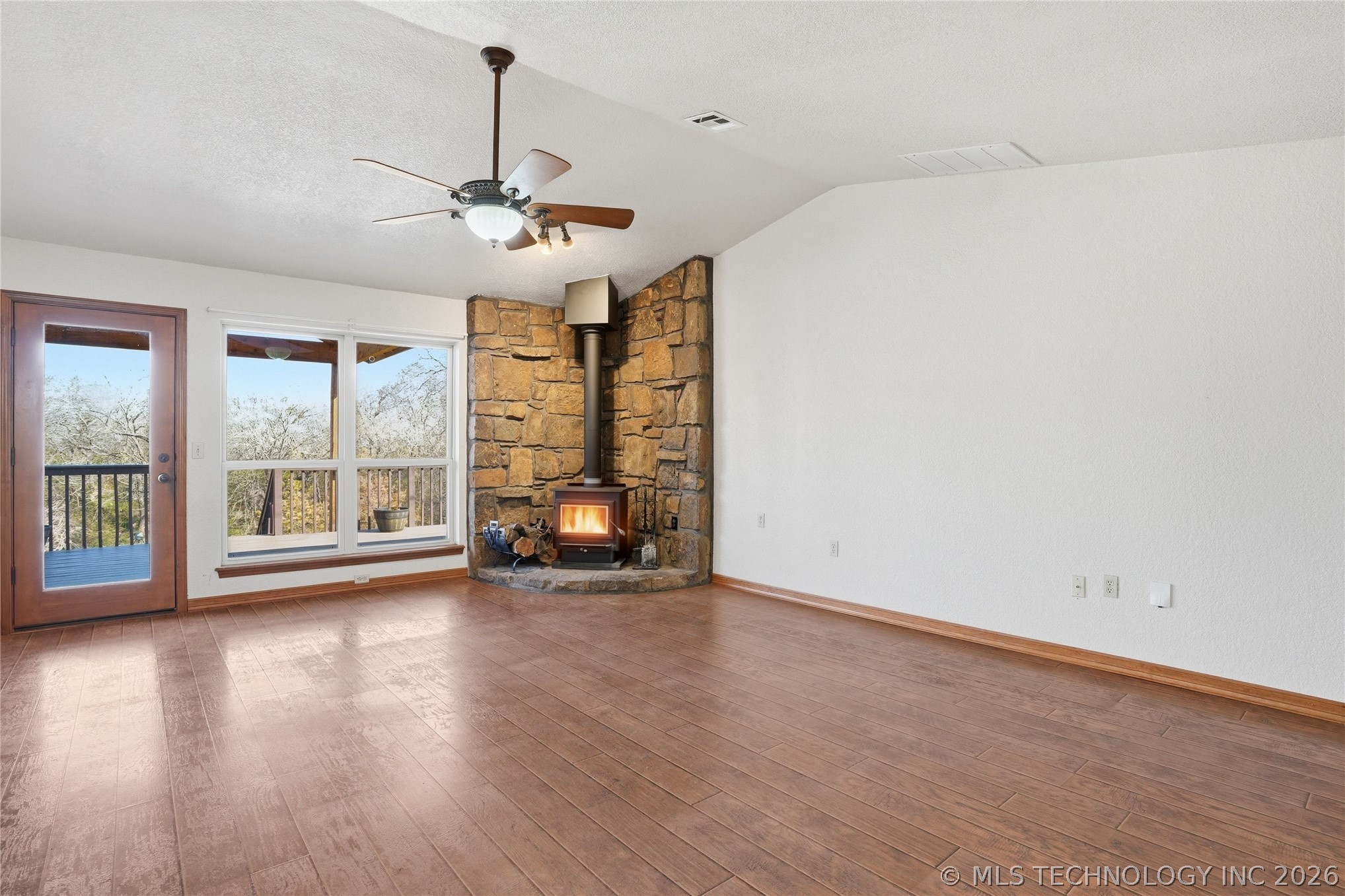 1607 Kingsway Street Property Photo 16