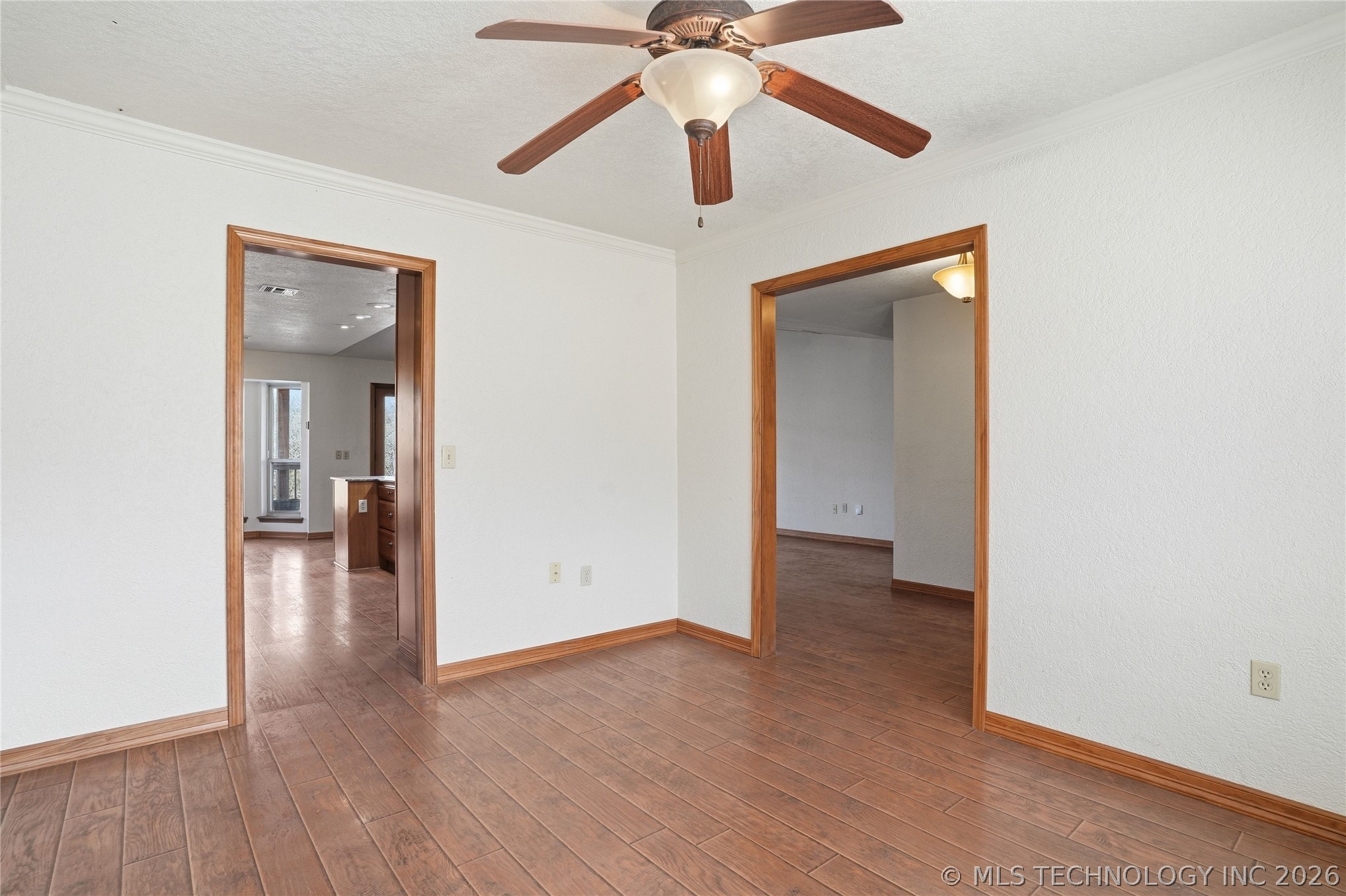 1607 Kingsway Street Property Photo 21