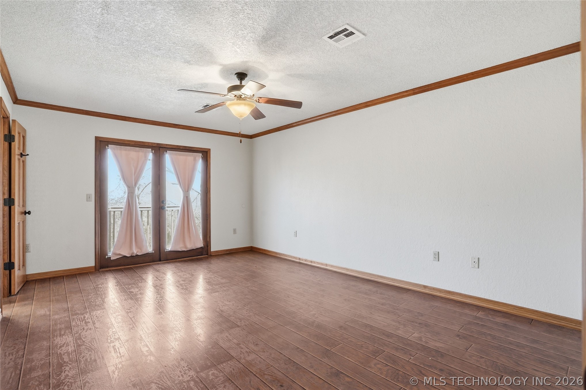 1607 Kingsway Street Property Photo 22